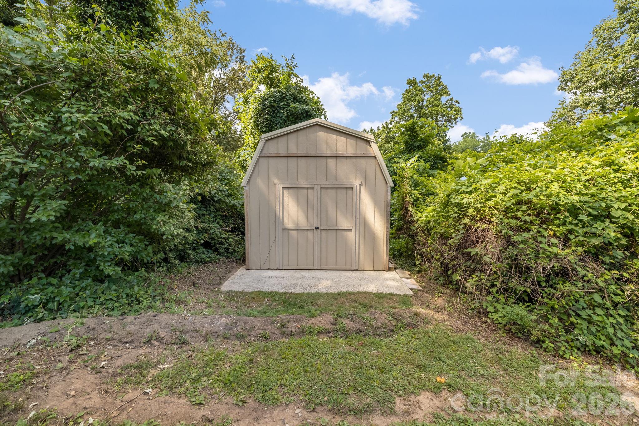63 Baker Place — Asheville