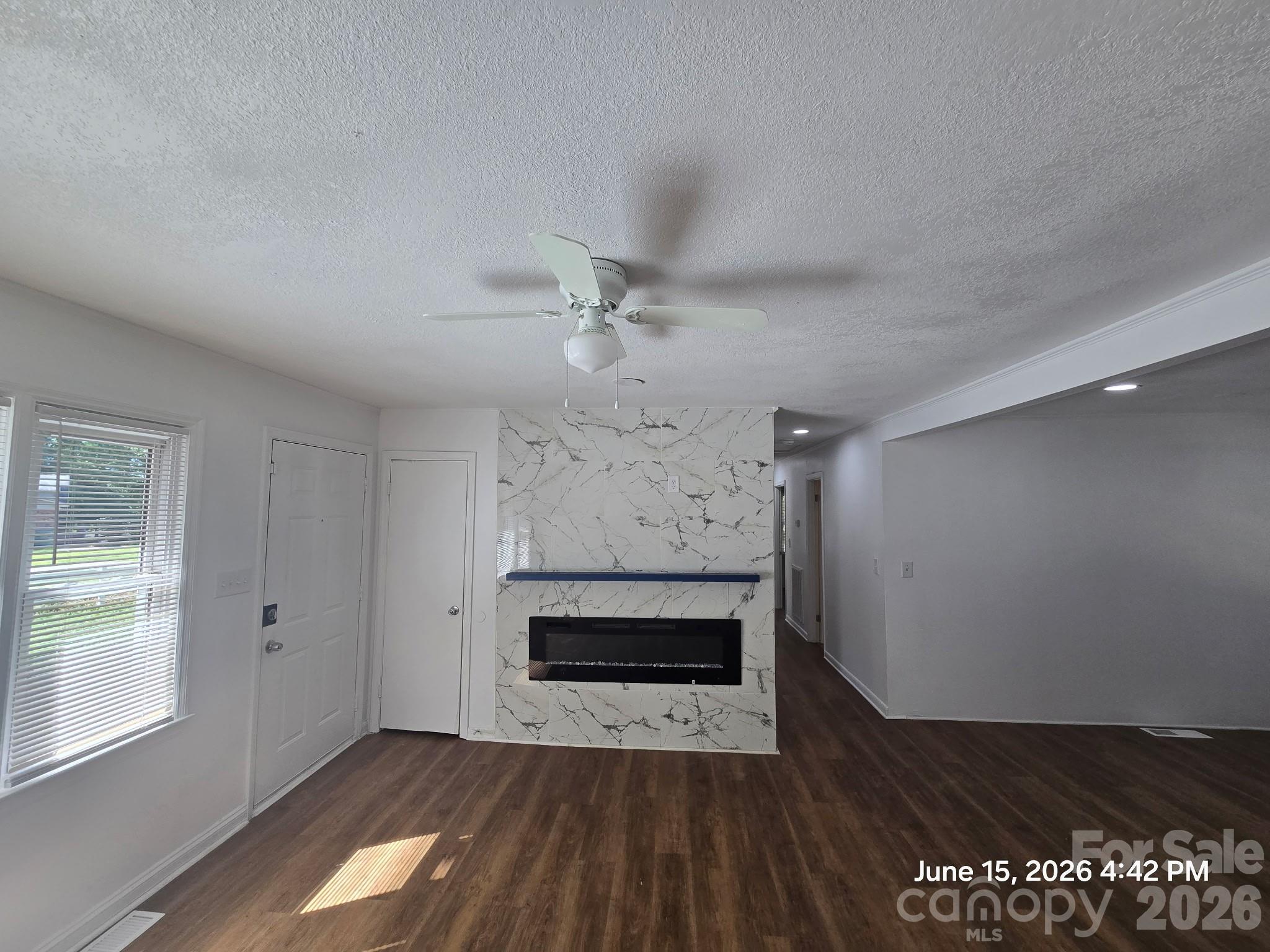 1050 South Lake Drive — Lancaster