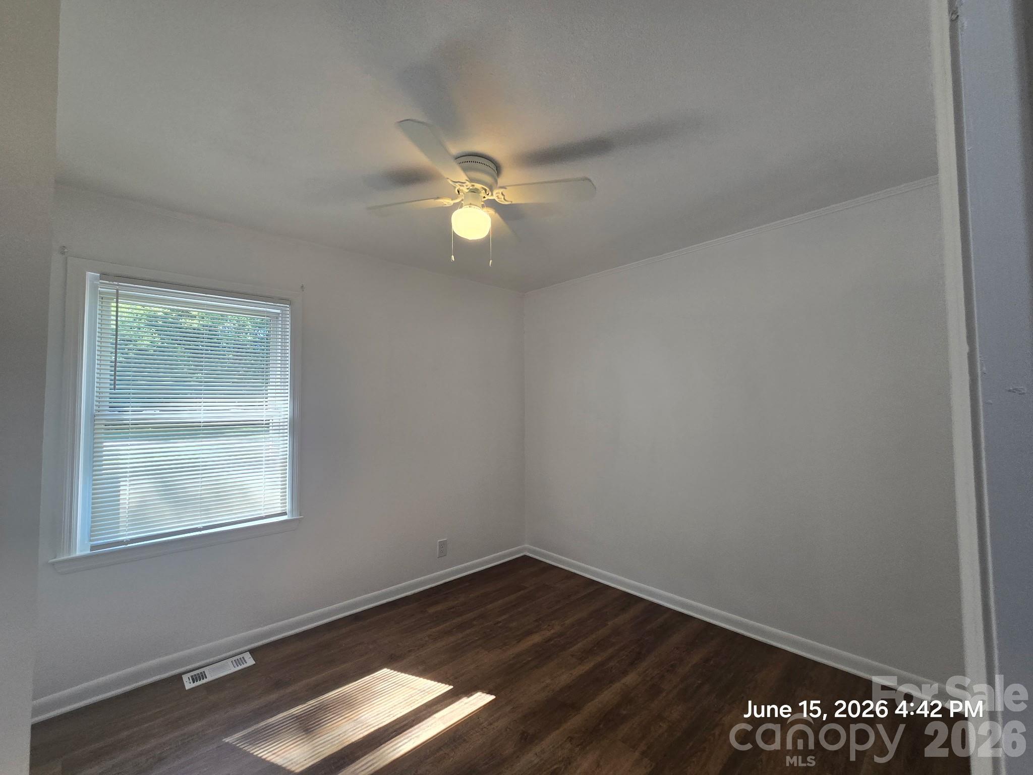1050 South Lake Drive — Lancaster