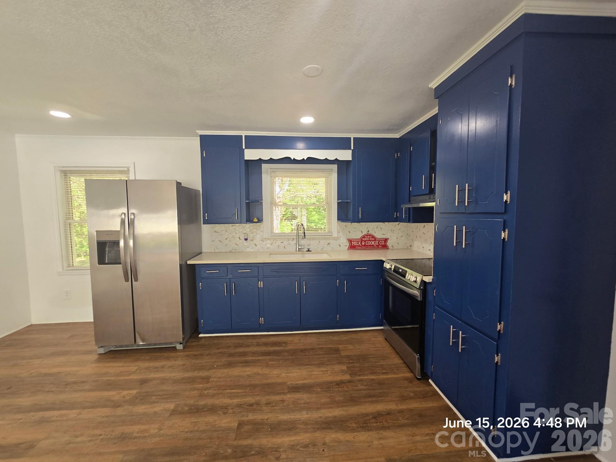 1050 South Lake Drive — Lancaster