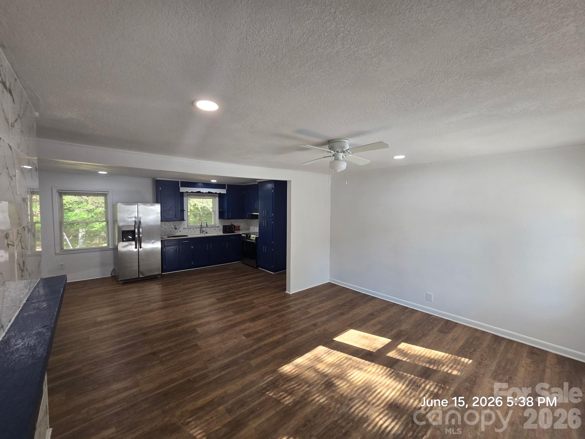 1050 South Lake Drive — Lancaster