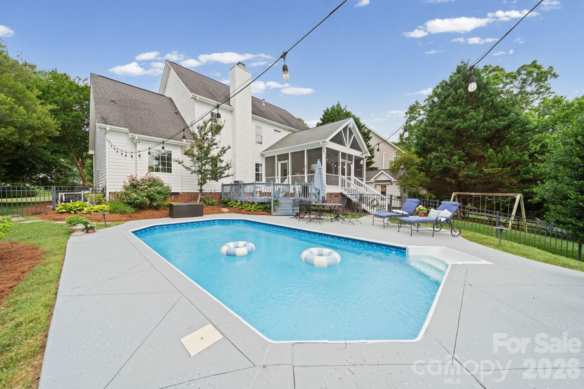 10203 Rougemont Lane — Charlotte