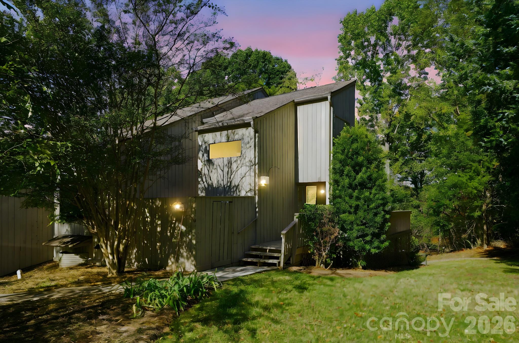 201 Riverview Terrace — Clover