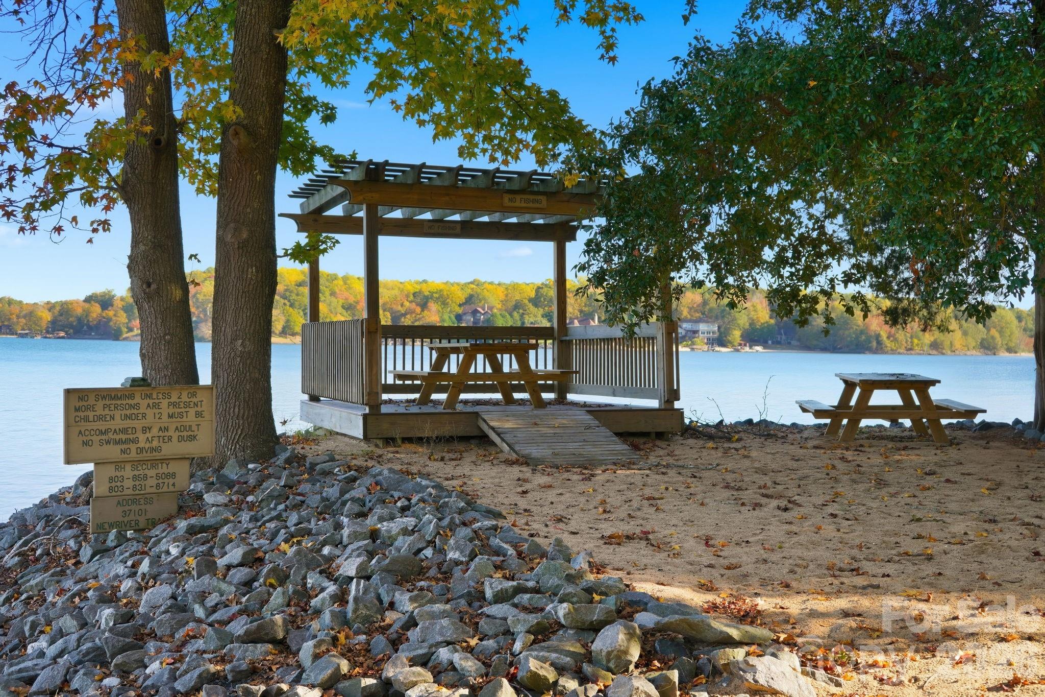 201 Riverview Terrace — Clover