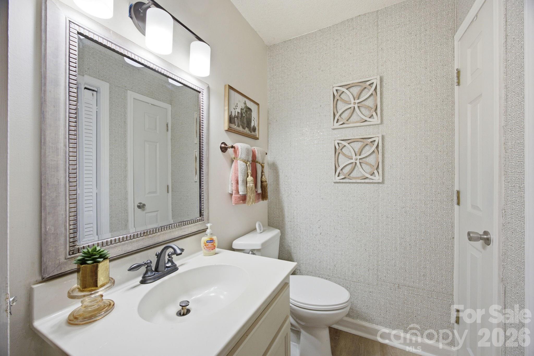 2498 Hawk Ridge Drive — Gastonia
