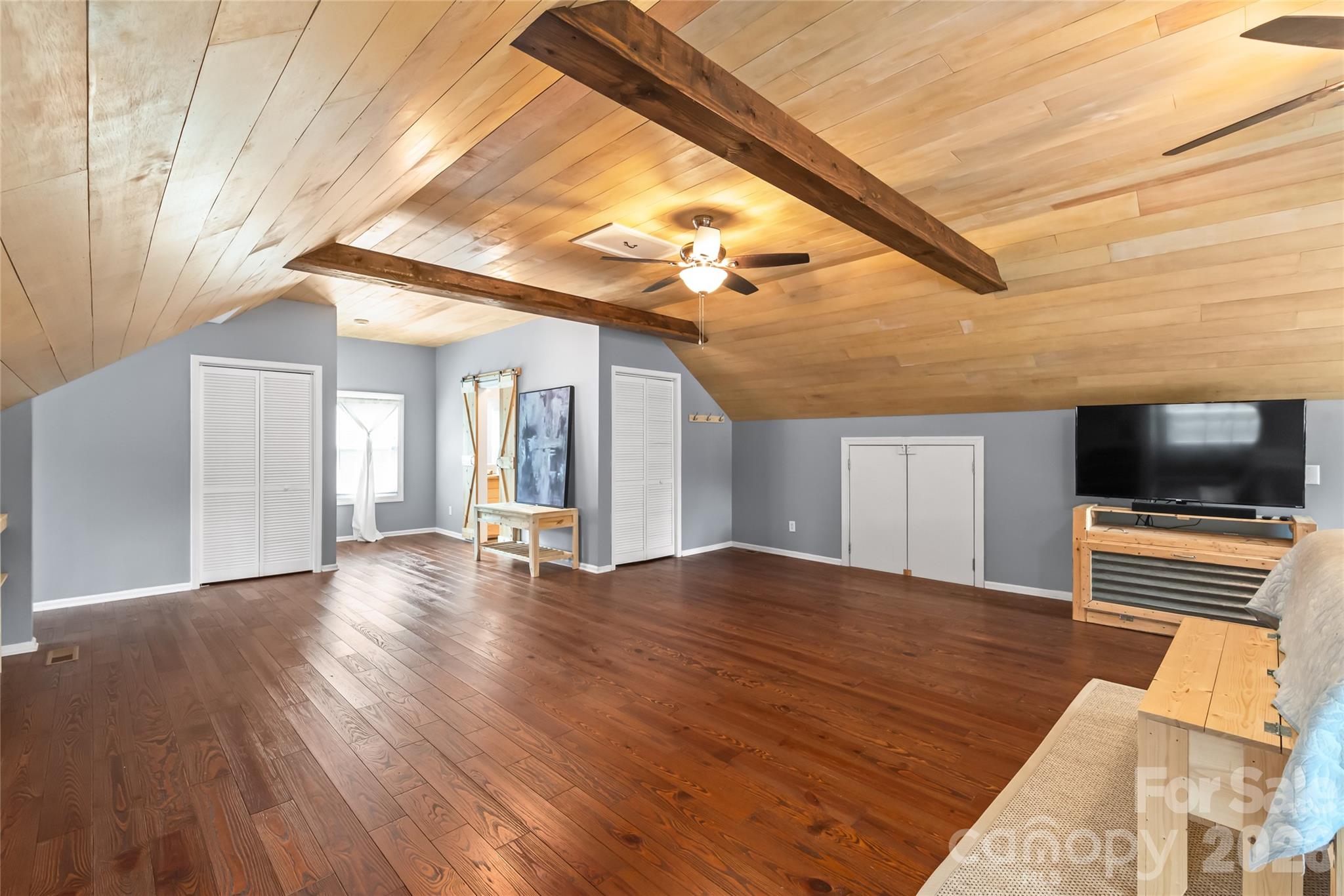 1241 Sierra Road #20 — York