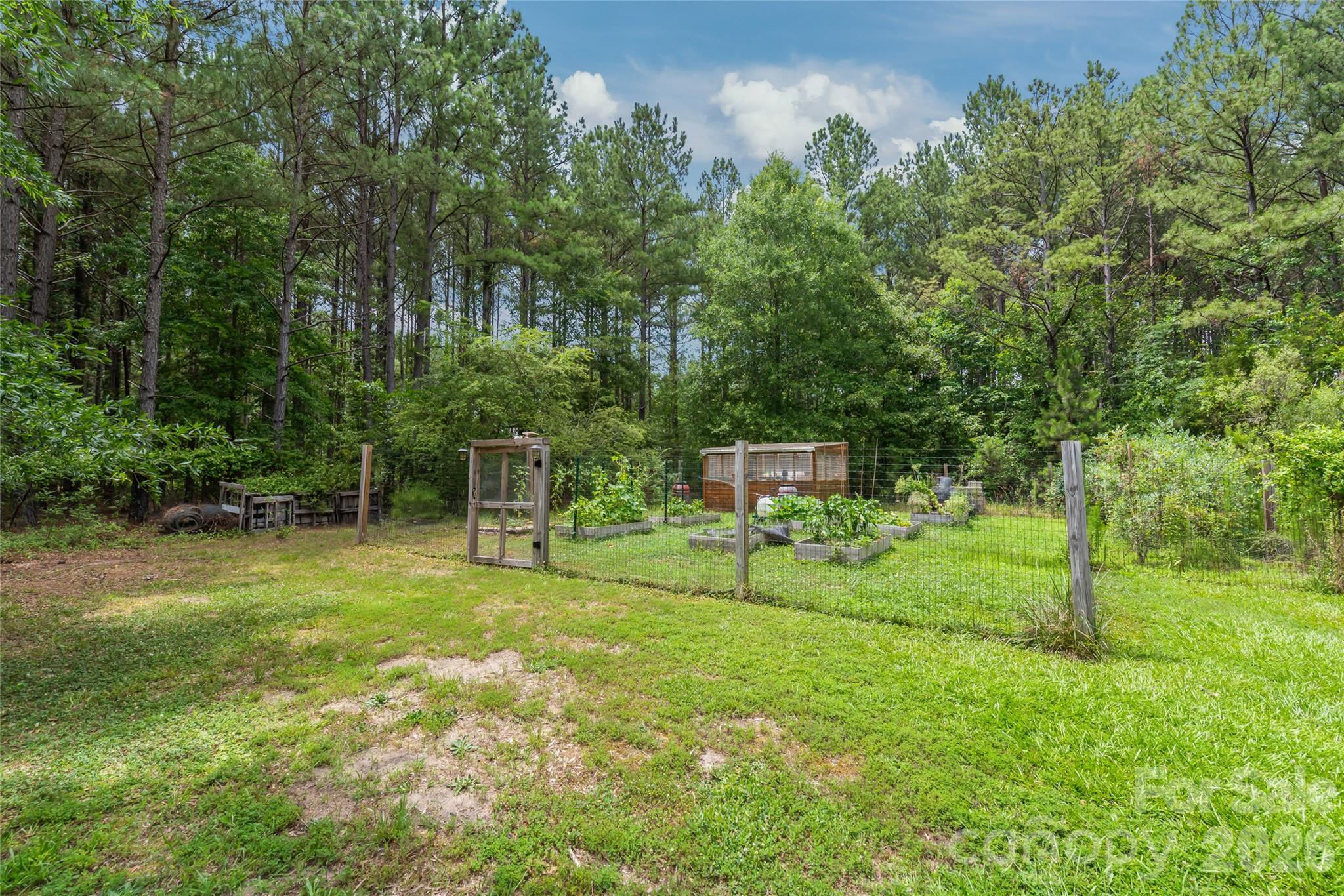 1241 Sierra Road #20 — York