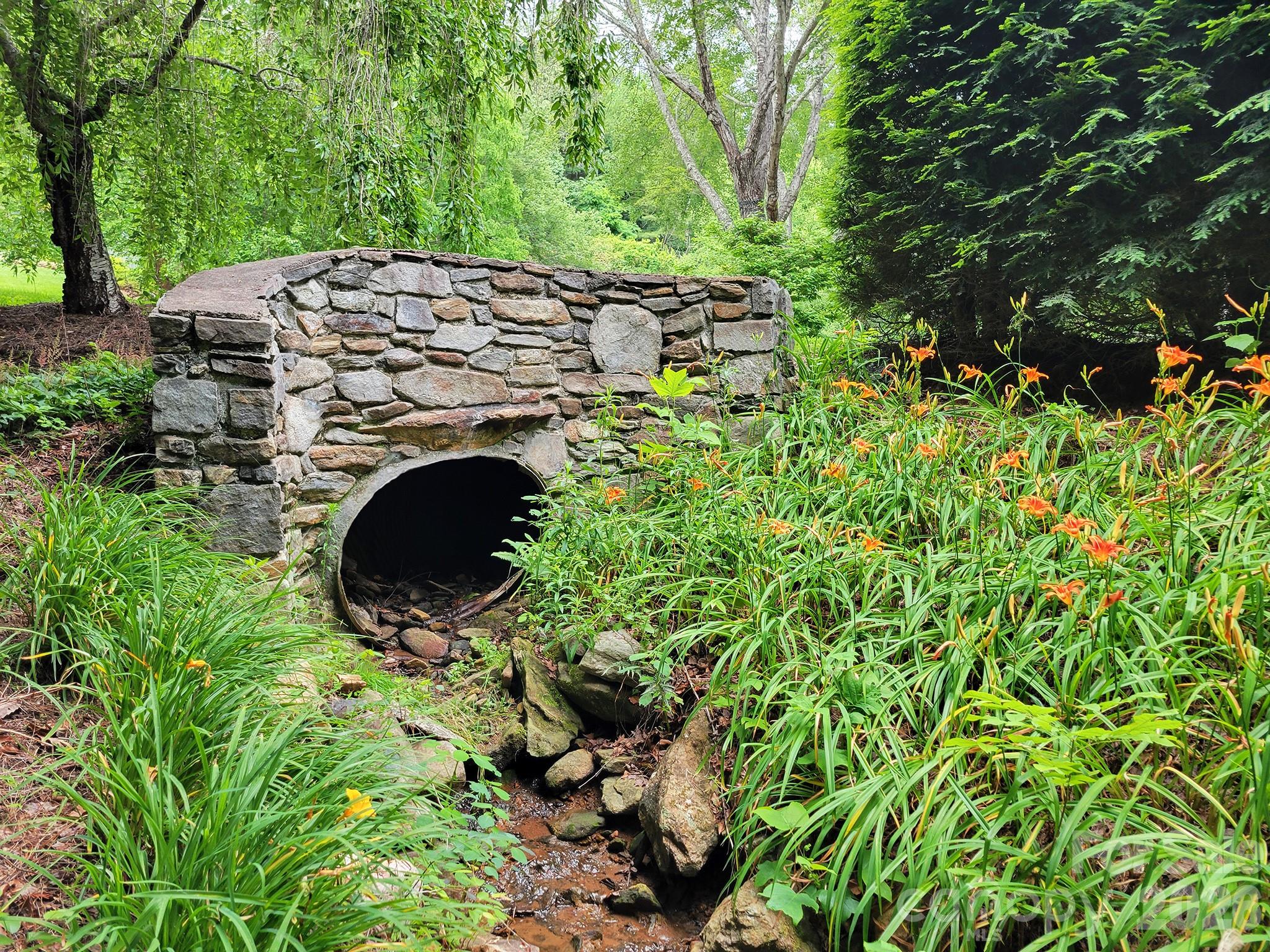 305 E Sondley Drive — Asheville