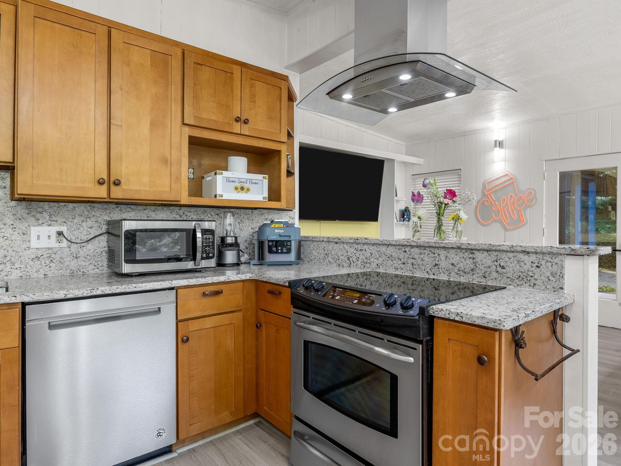 41 Red Bird Road — Tryon