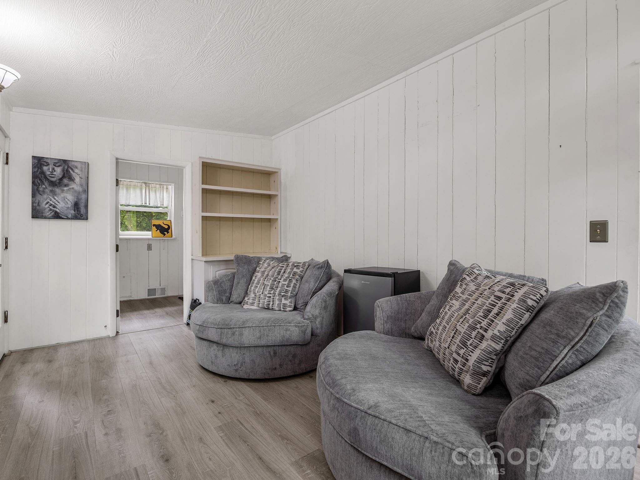 41 Red Bird Road — Tryon