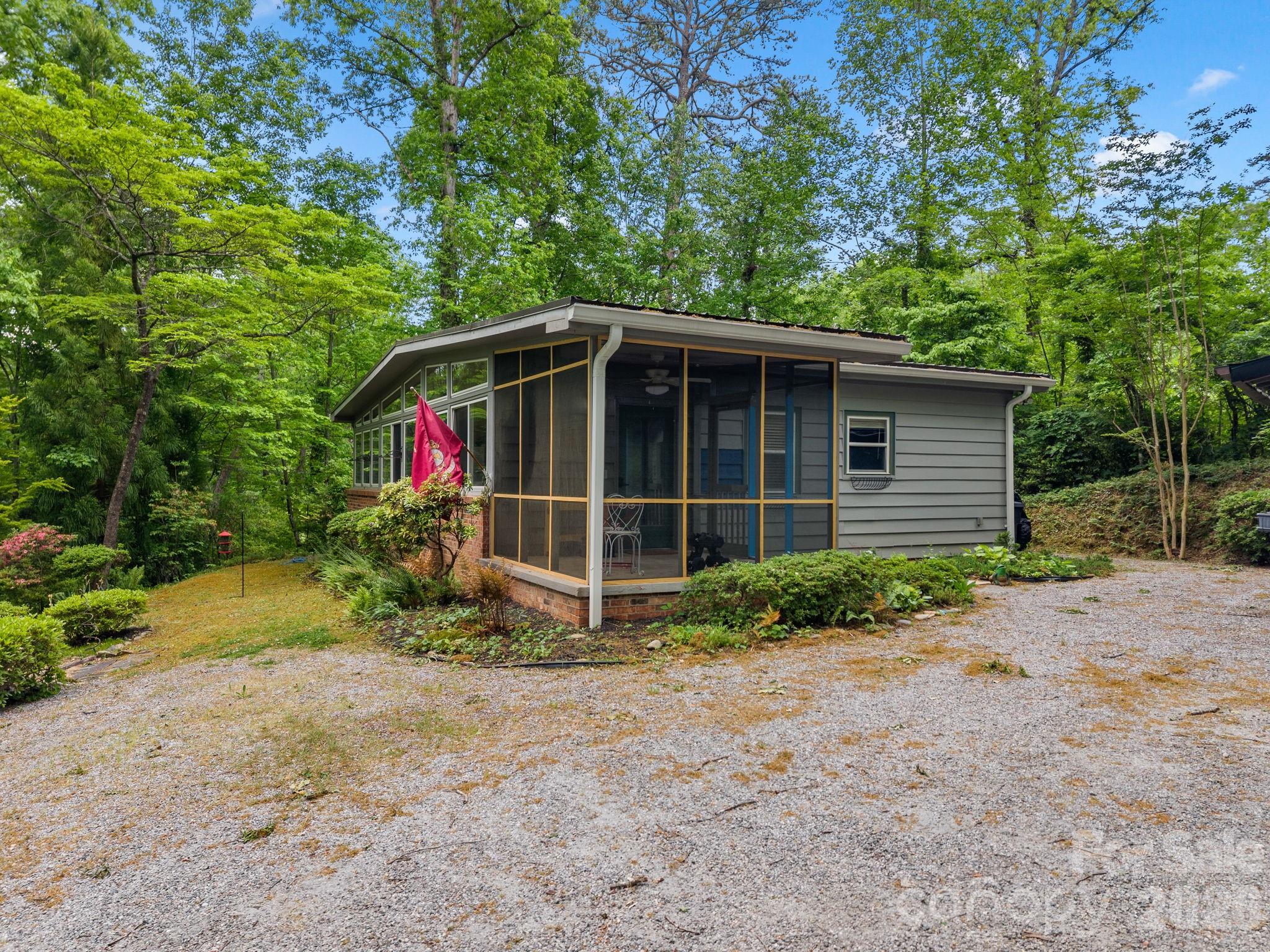 41 Red Bird Road — Tryon