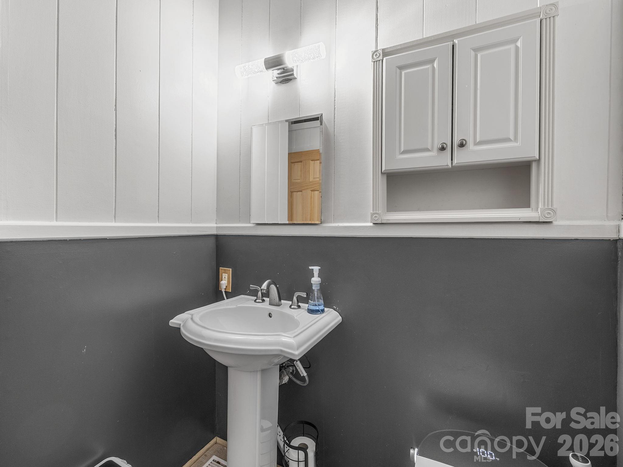 41 Red Bird Road — Tryon