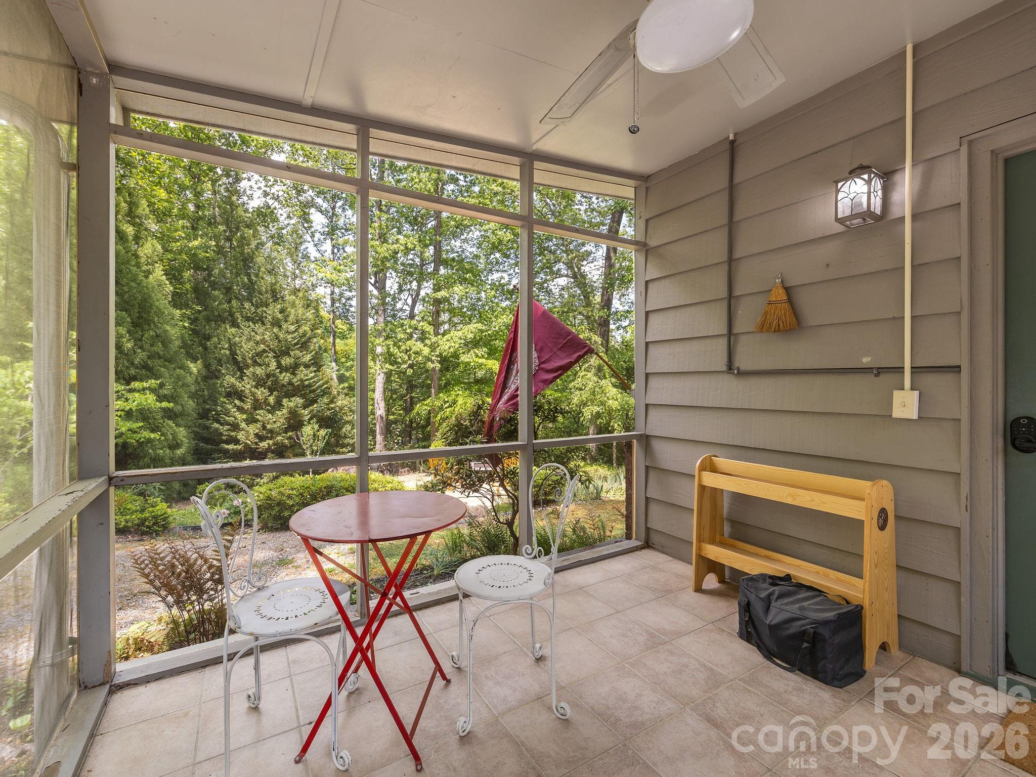 41 Red Bird Road — Tryon