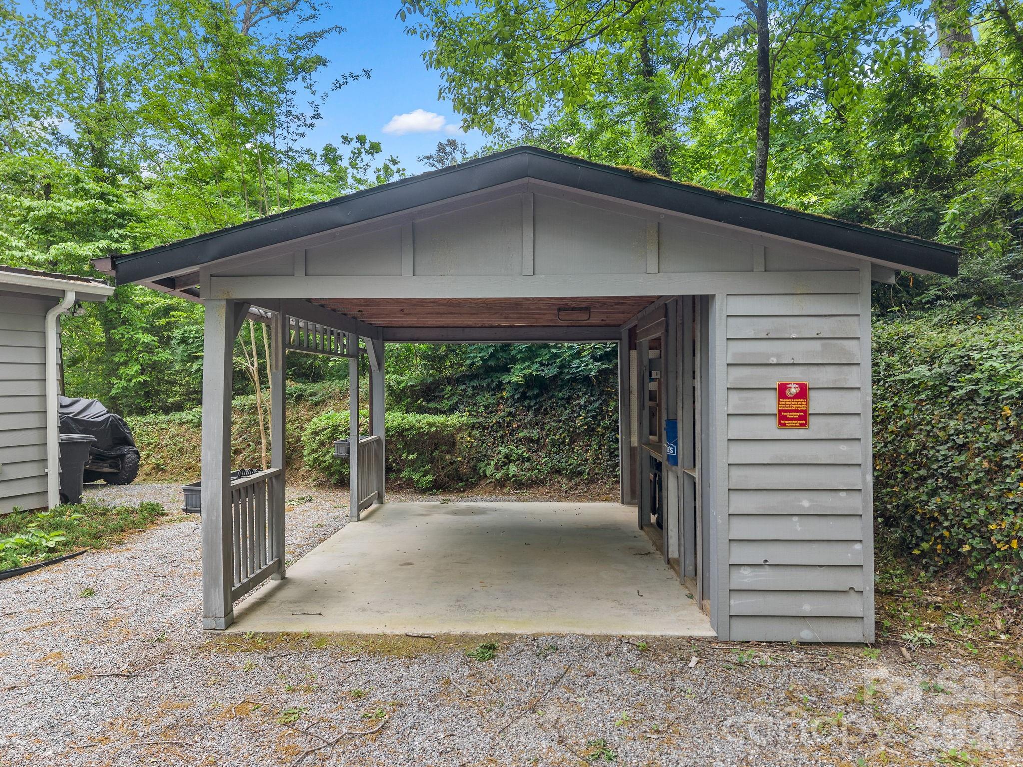 41 Red Bird Road — Tryon