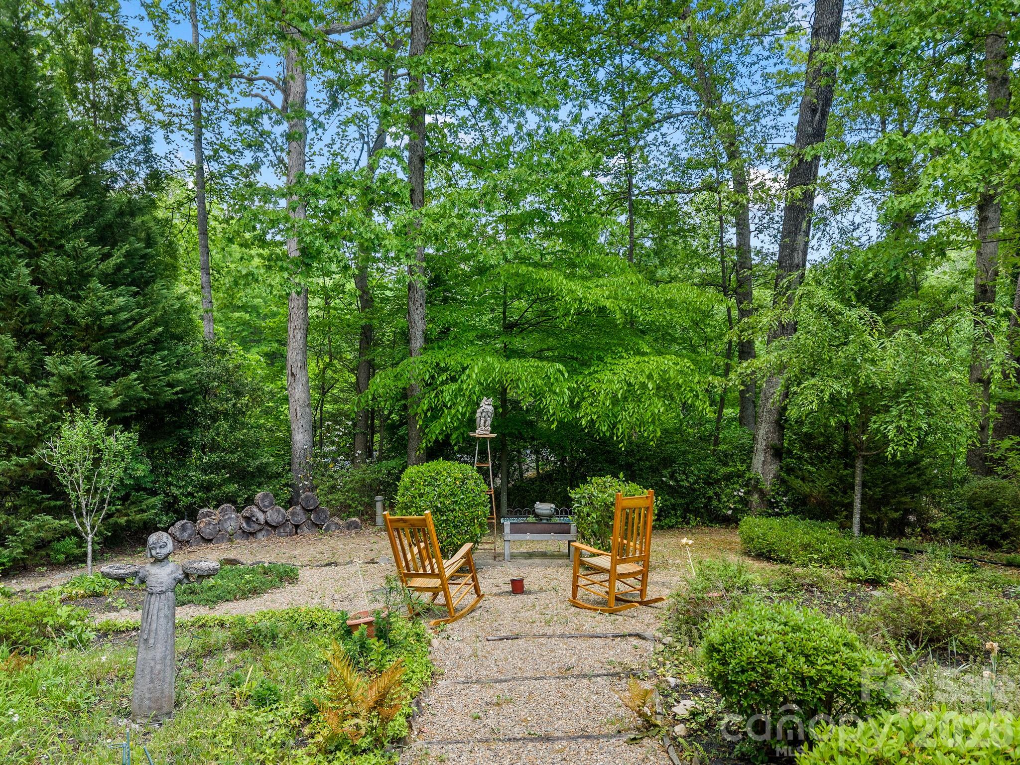 41 Red Bird Road — Tryon