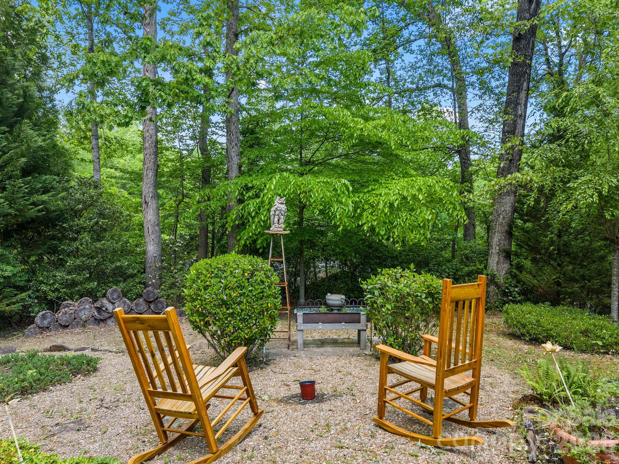 41 Red Bird Road — Tryon