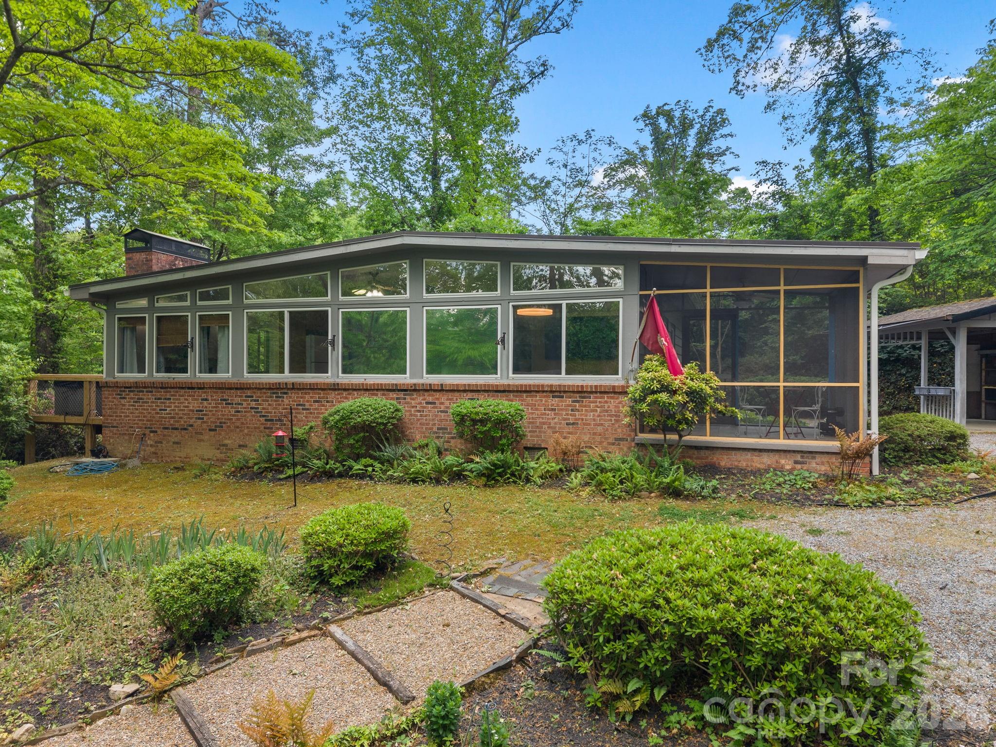 41 Red Bird Road — Tryon
