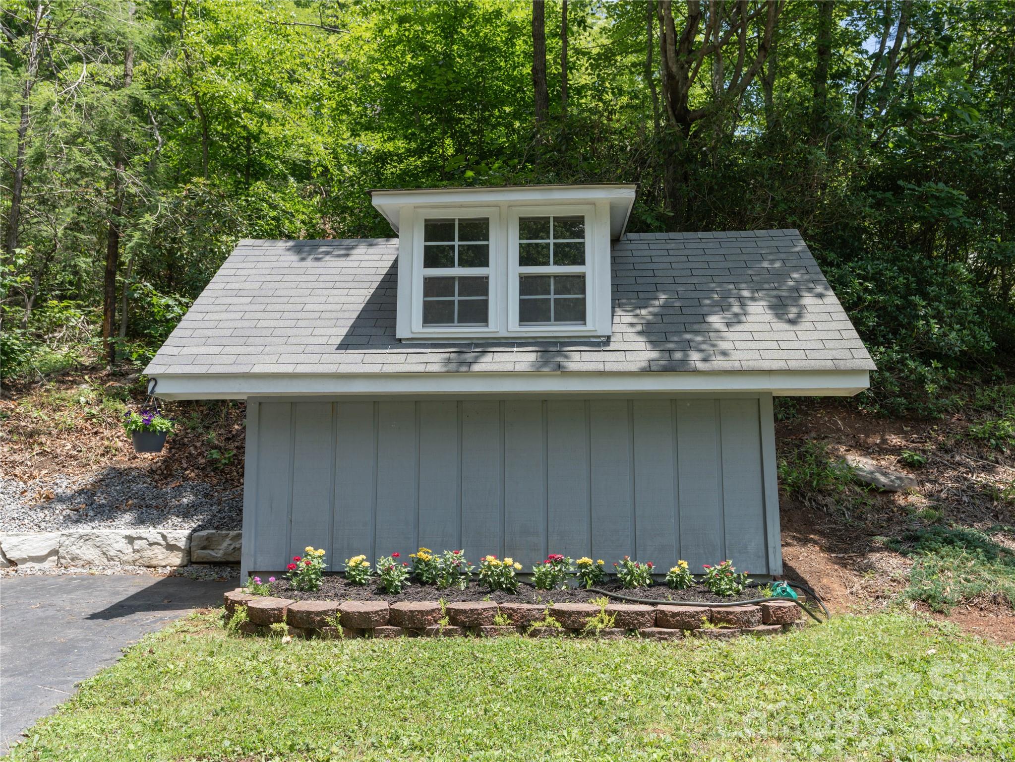 45 Mountain View Avenue — Black Mountain