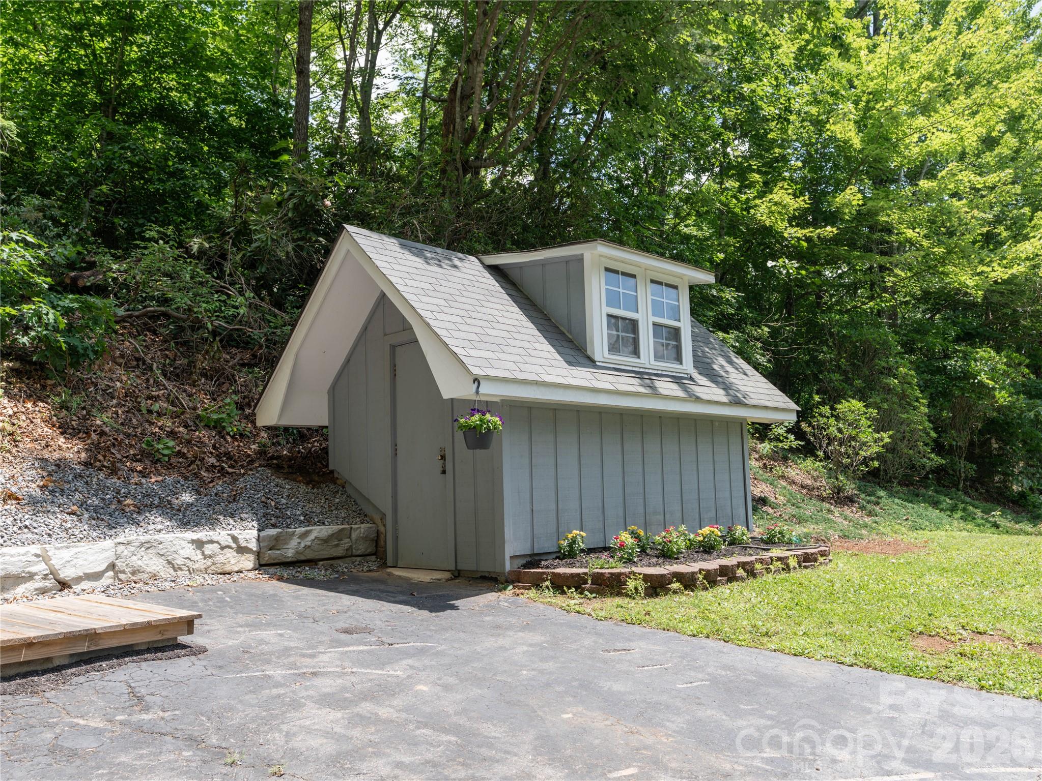 45 Mountain View Avenue — Black Mountain