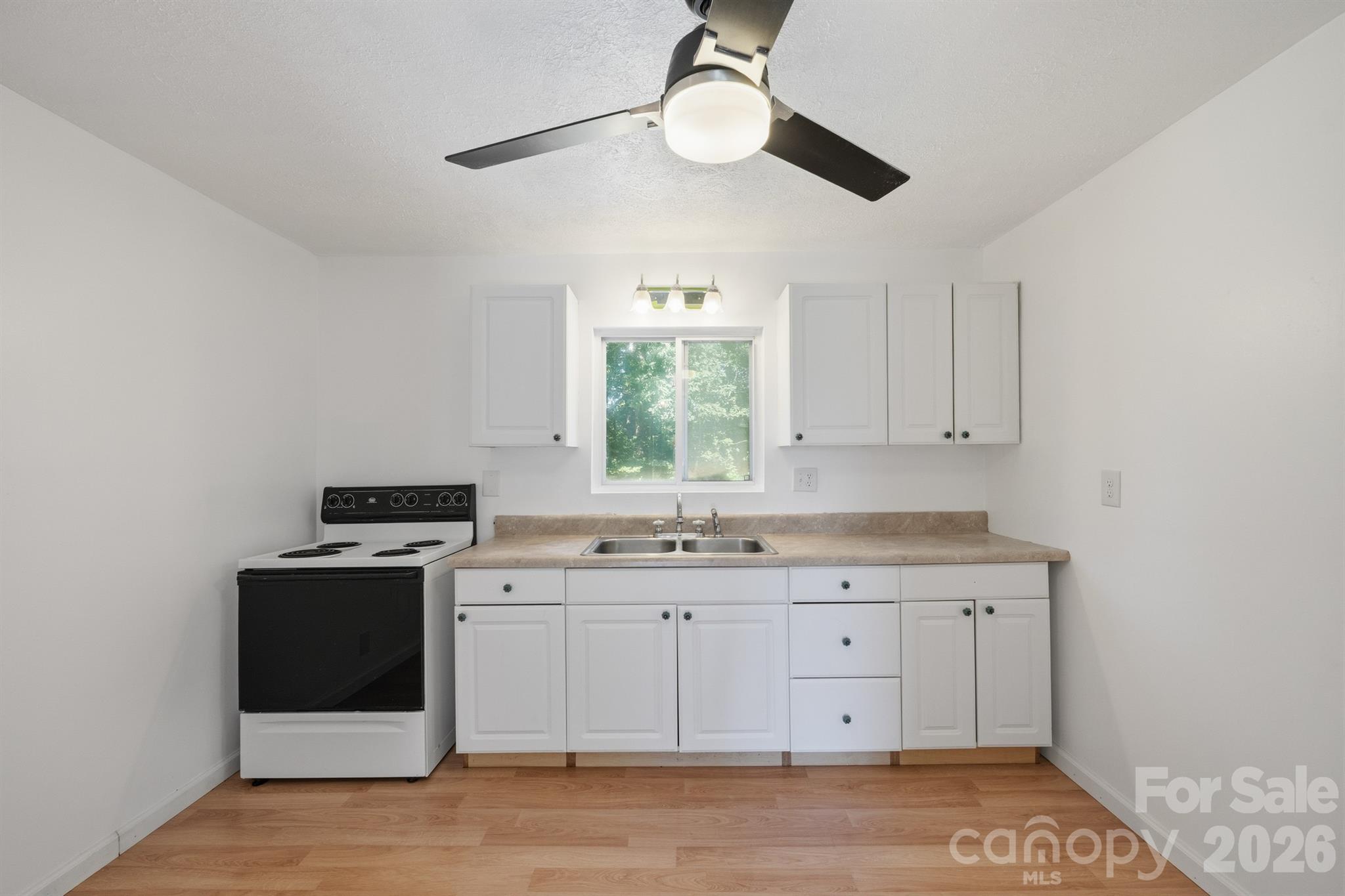 547 Pea Ridge Street — Morganton