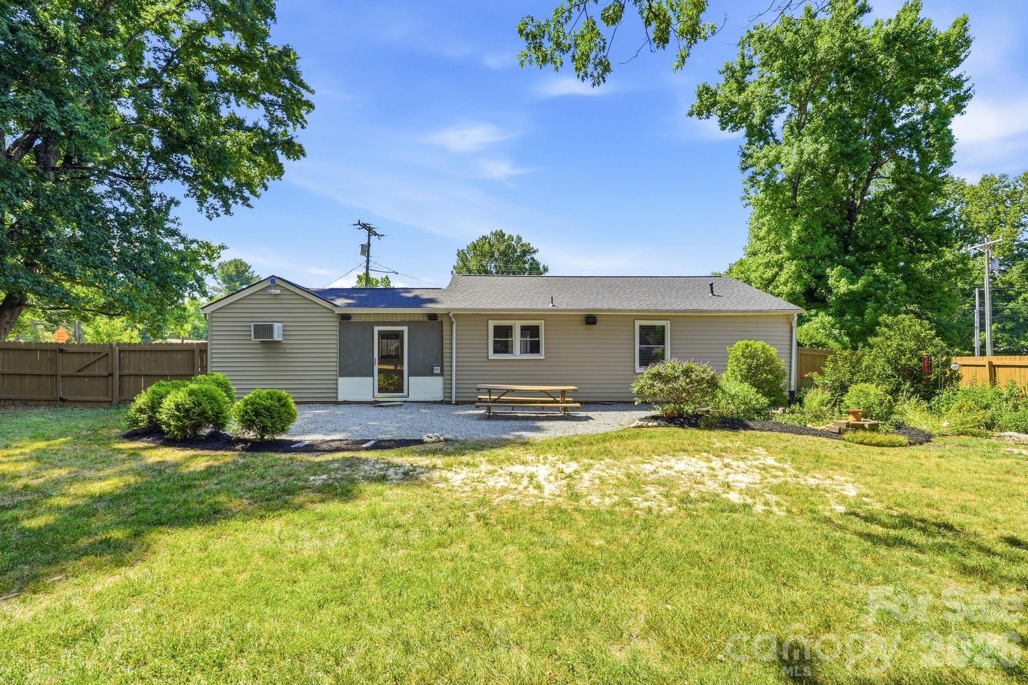 2758 Martin Street — Walkertown