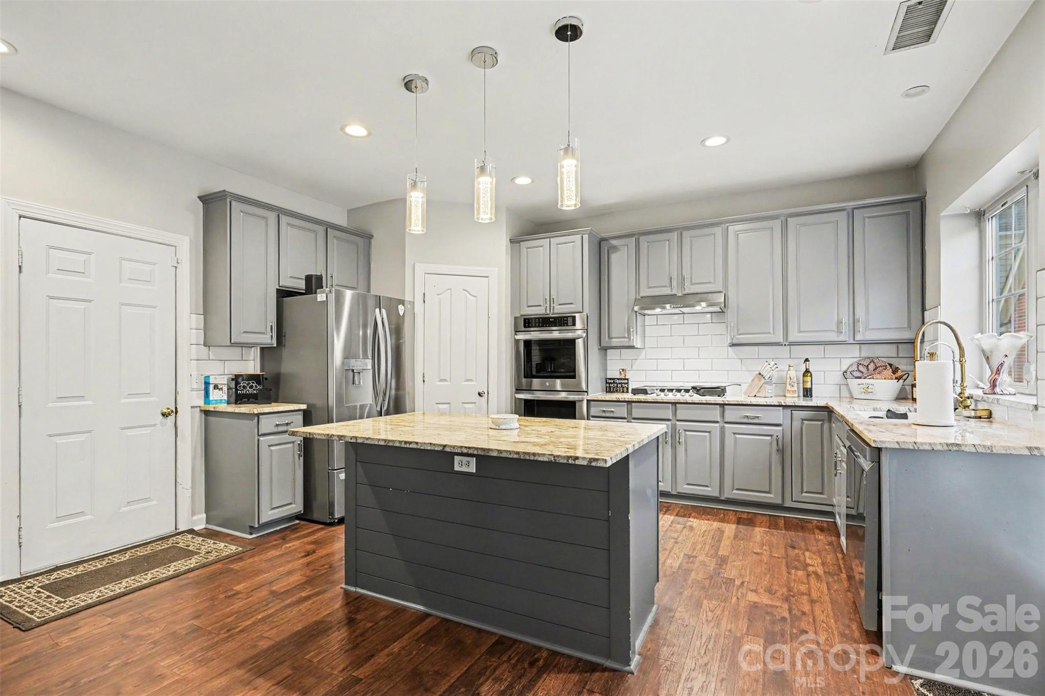 8021 Pelorus Lane — Charlotte