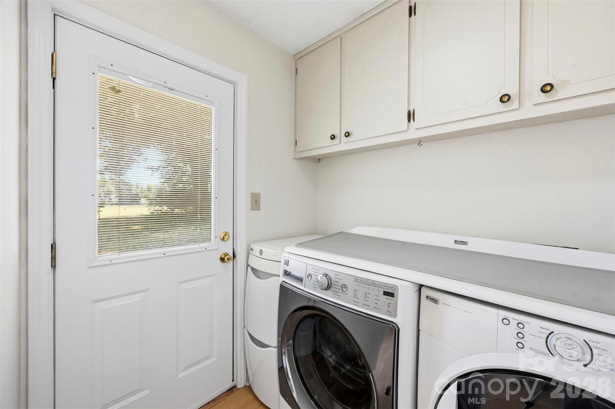 3447 Lake Shore Road S — Denver