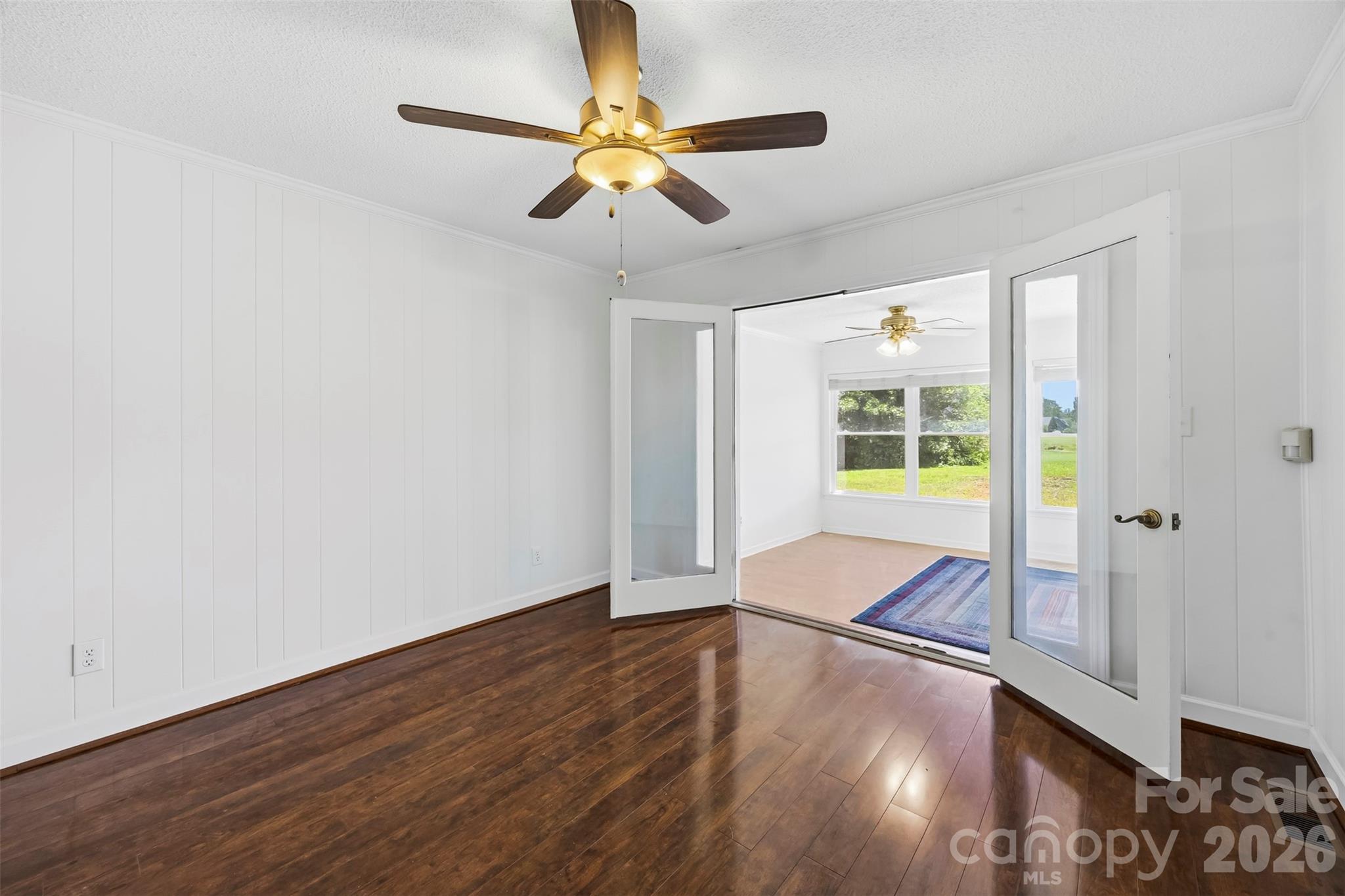 3447 Lake Shore Road S — Denver