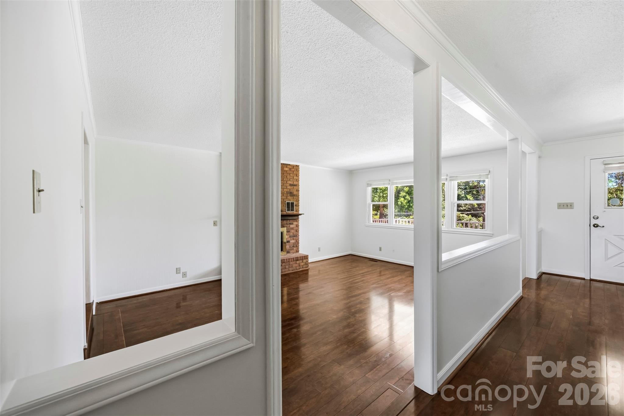 3447 Lake Shore Road S — Denver