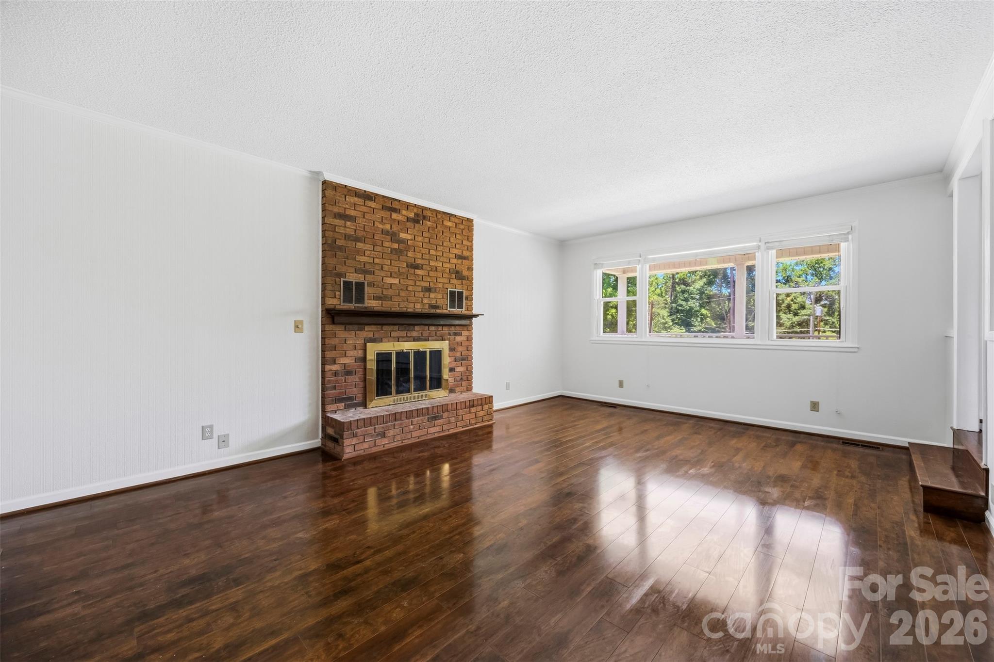 3447 Lake Shore Road S — Denver