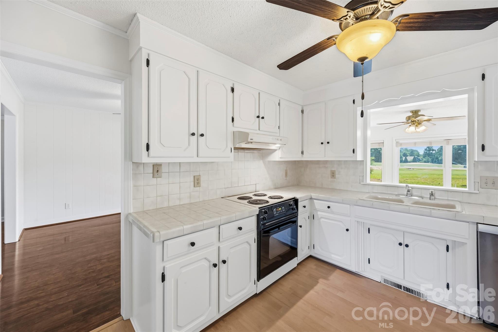 3447 Lake Shore Road S — Denver
