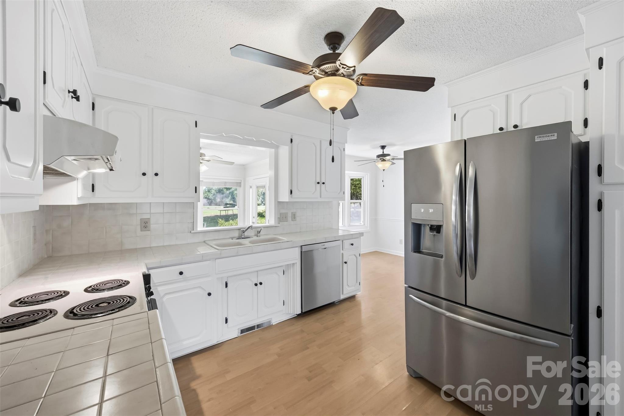 3447 Lake Shore Road S — Denver
