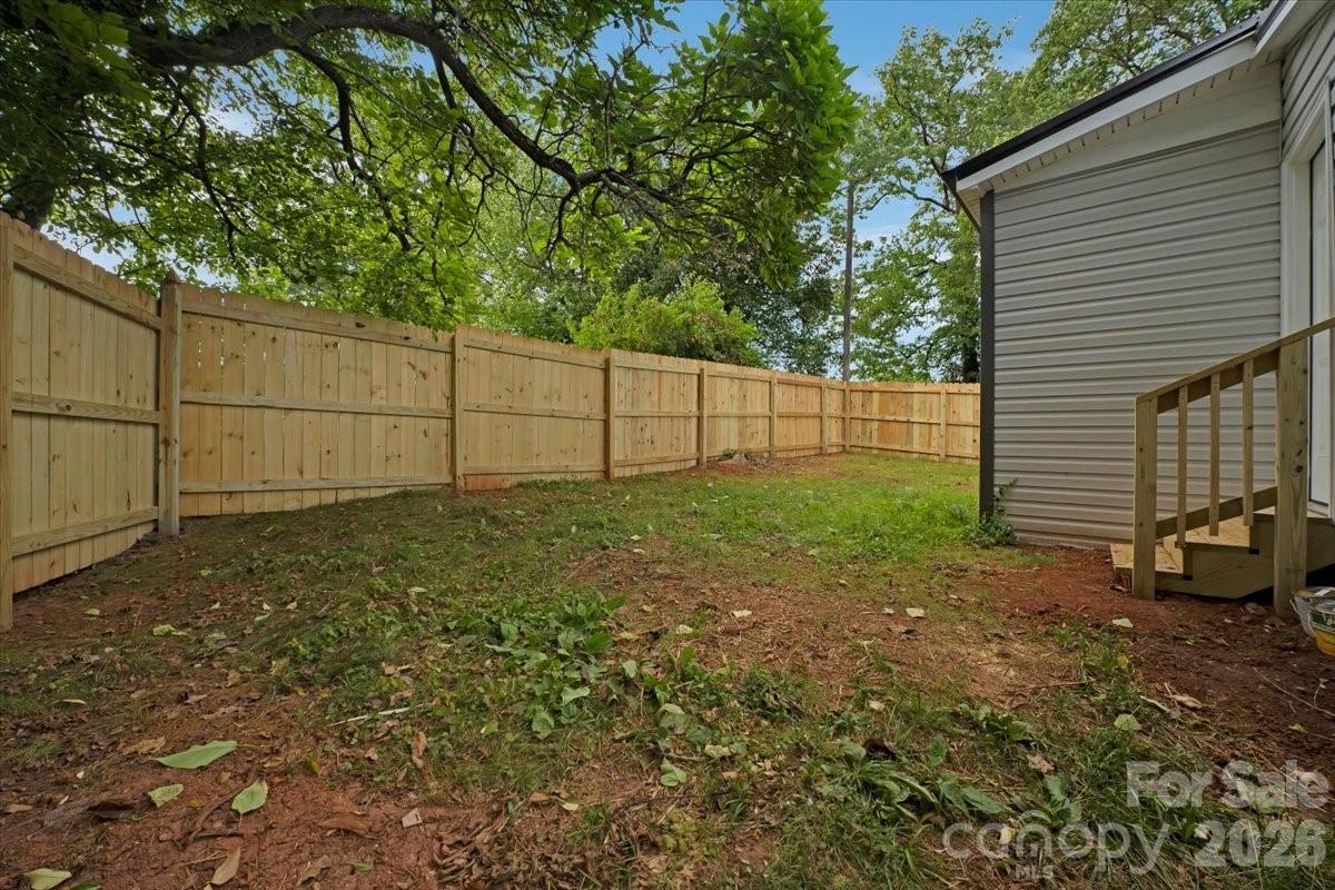 304 S Derby Avenue — Newton