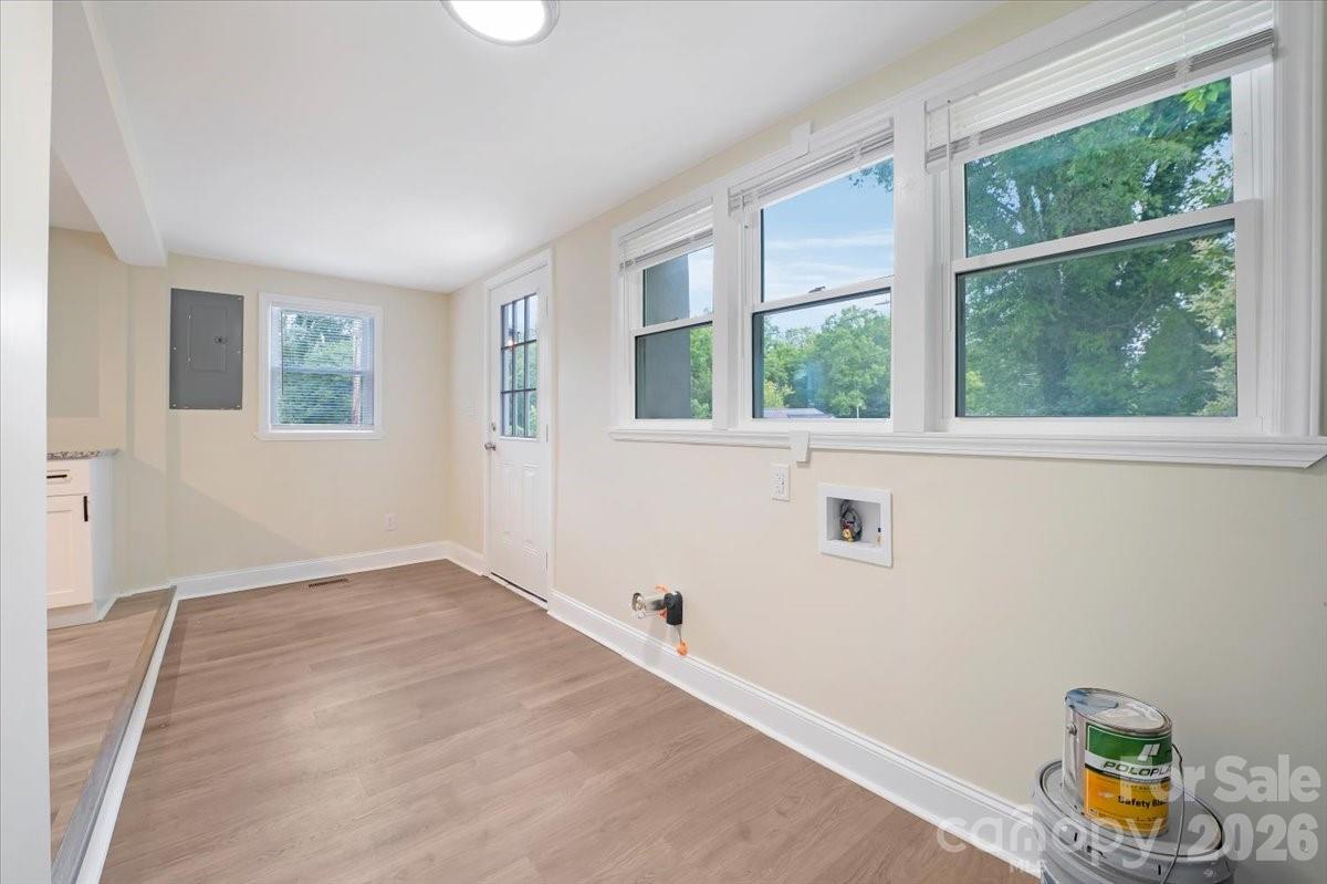 304 S Derby Avenue — Newton