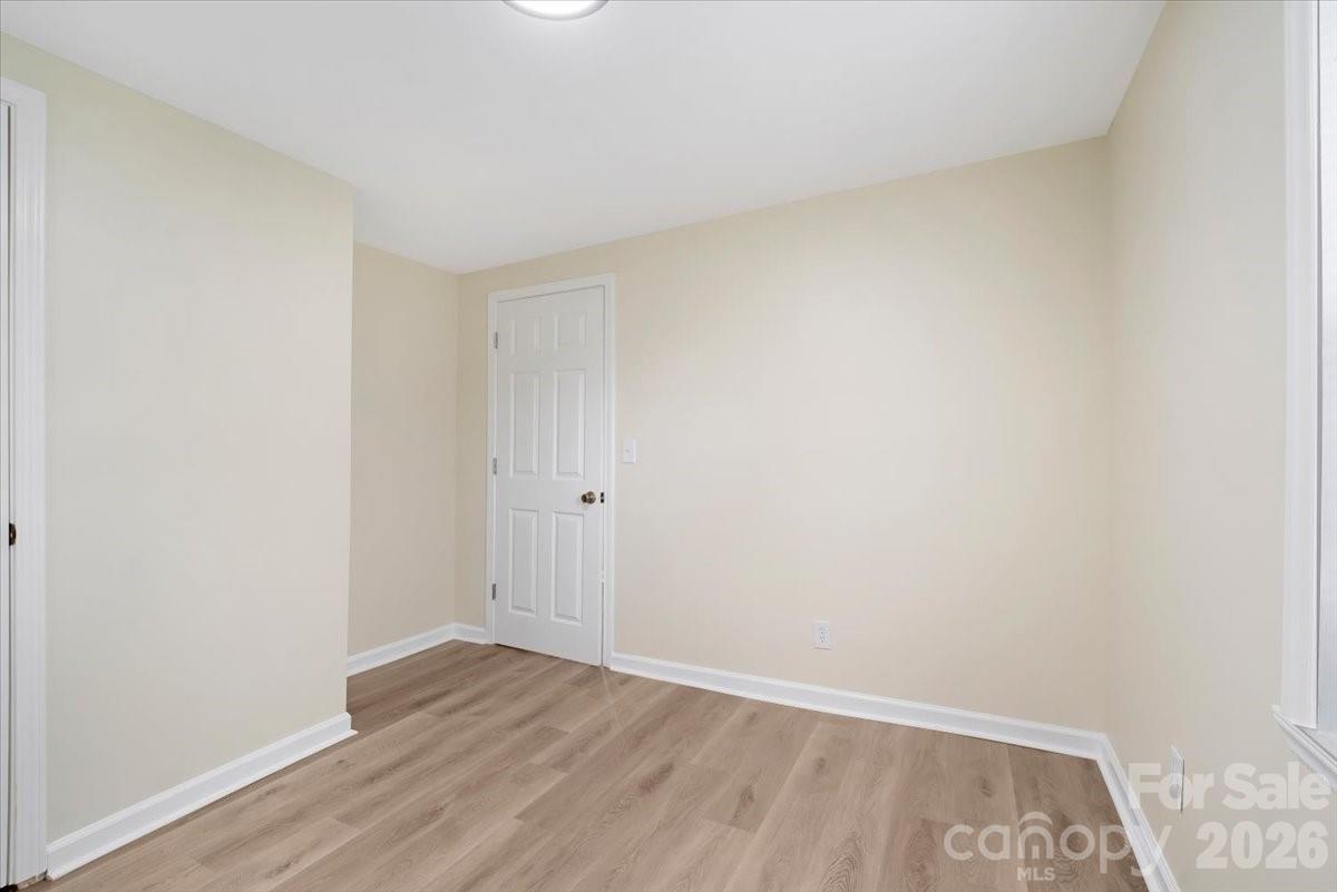 304 S Derby Avenue — Newton
