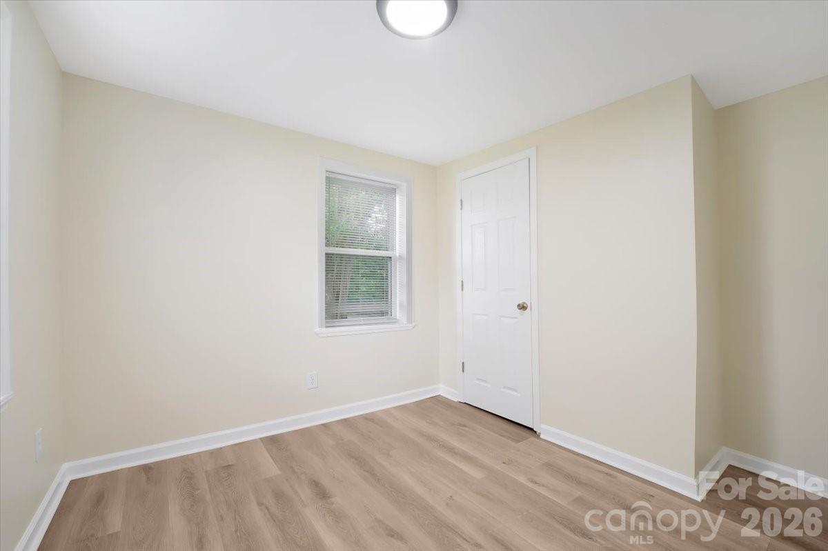 304 S Derby Avenue — Newton