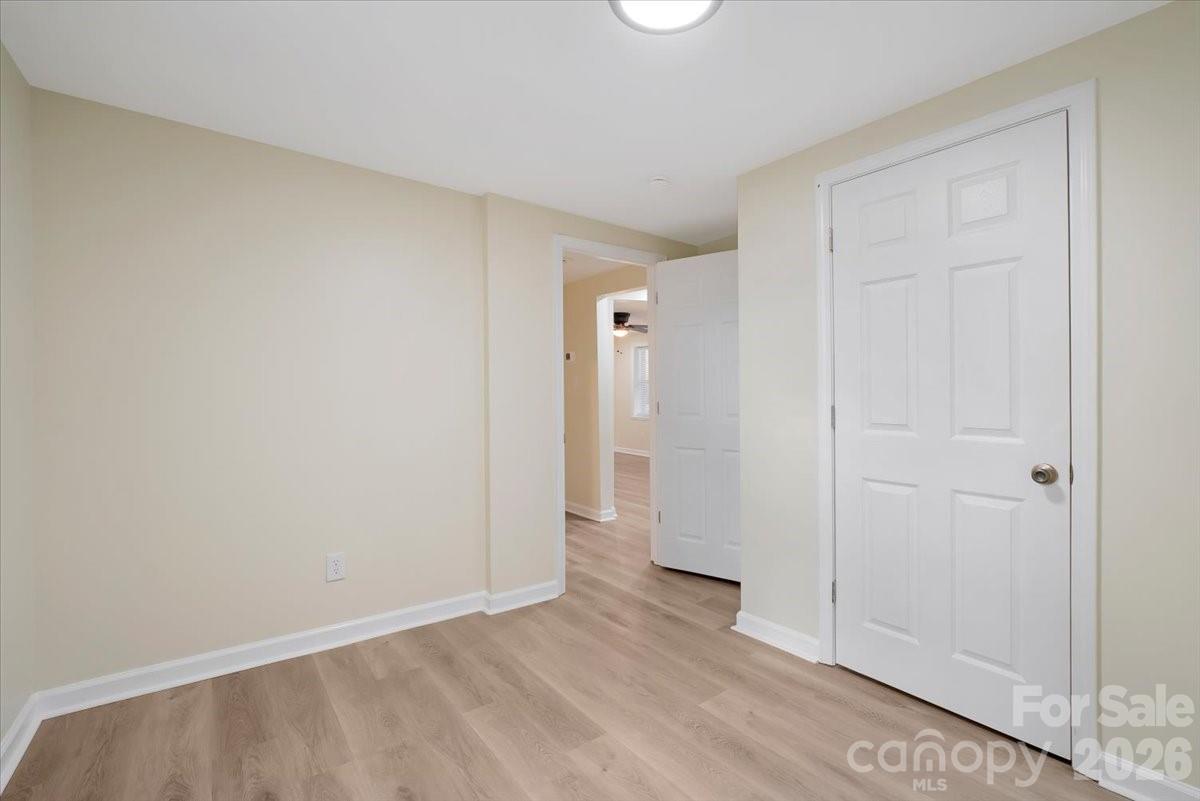 304 S Derby Avenue — Newton
