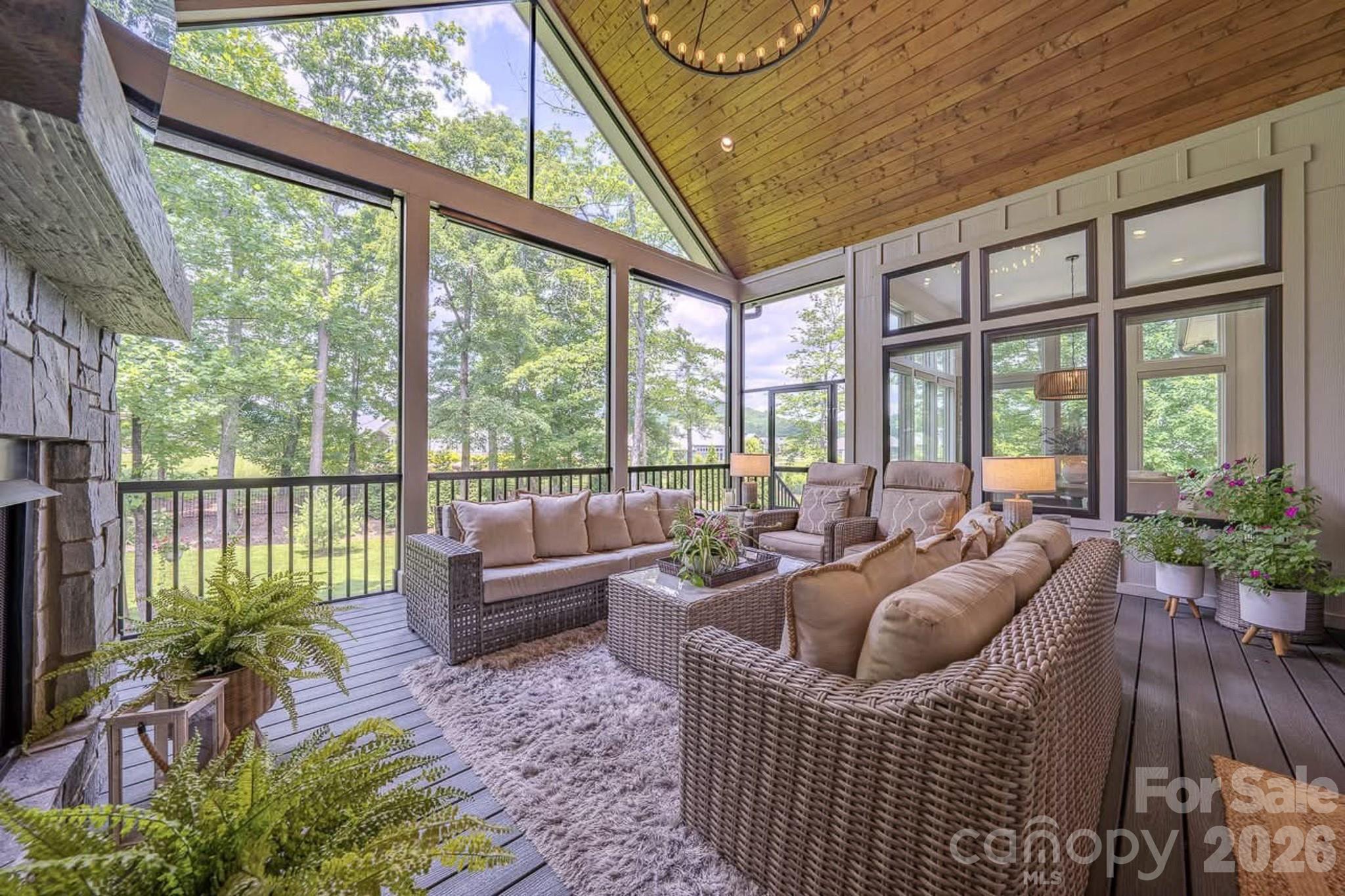 73 Angelina Lane — Mills River