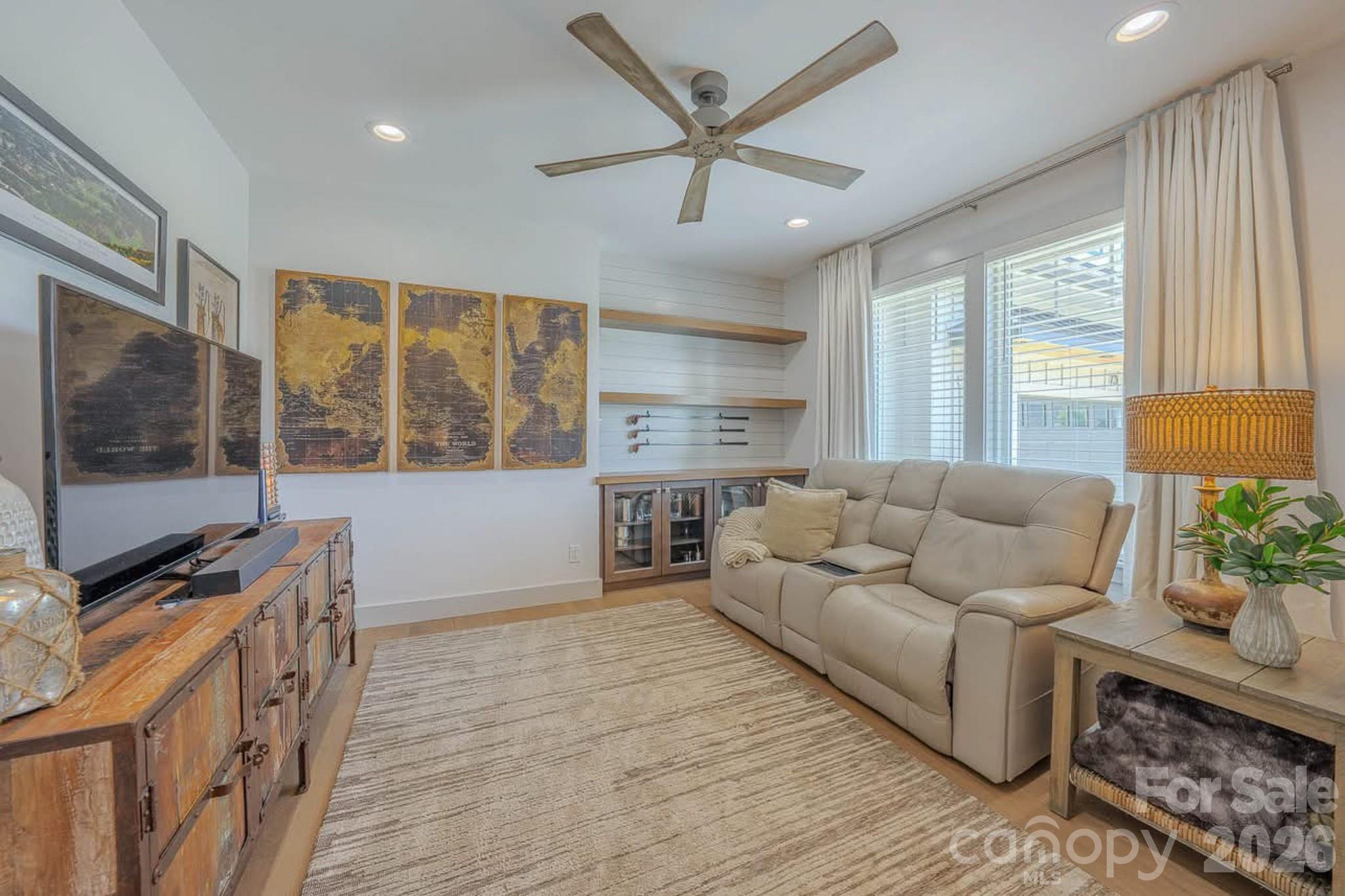 73 Angelina Lane — Mills River