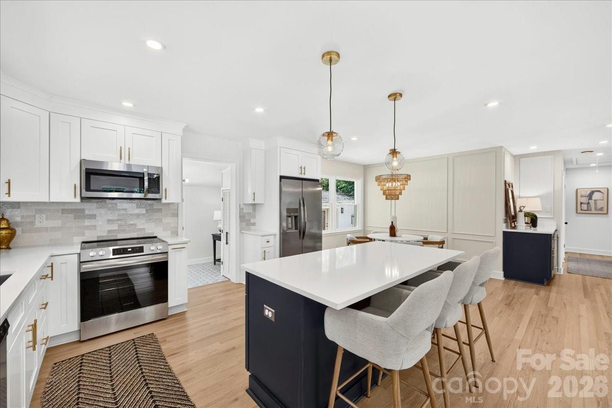 1924 Bentley Place — Charlotte