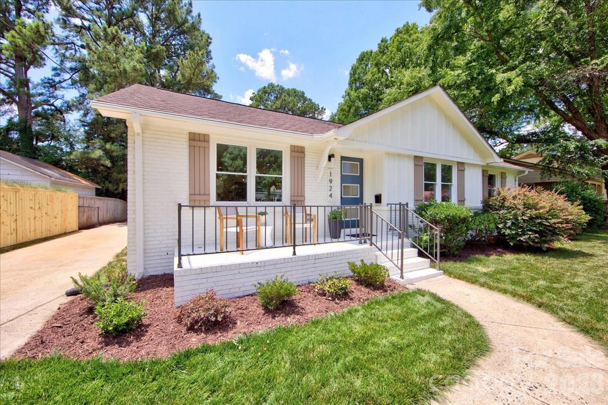 1924 Bentley Place — Charlotte