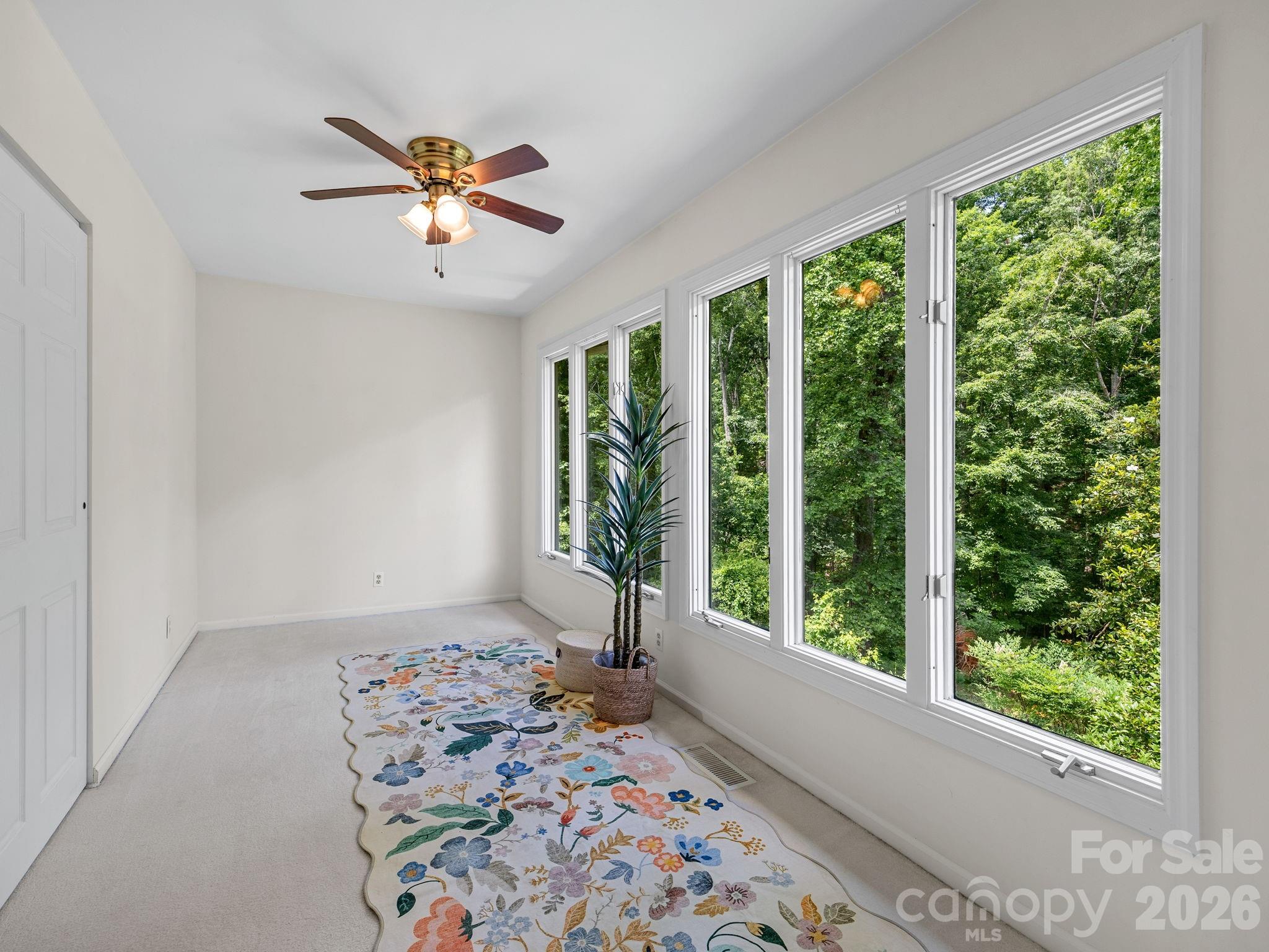 12 Hunting Country Trail — Tryon