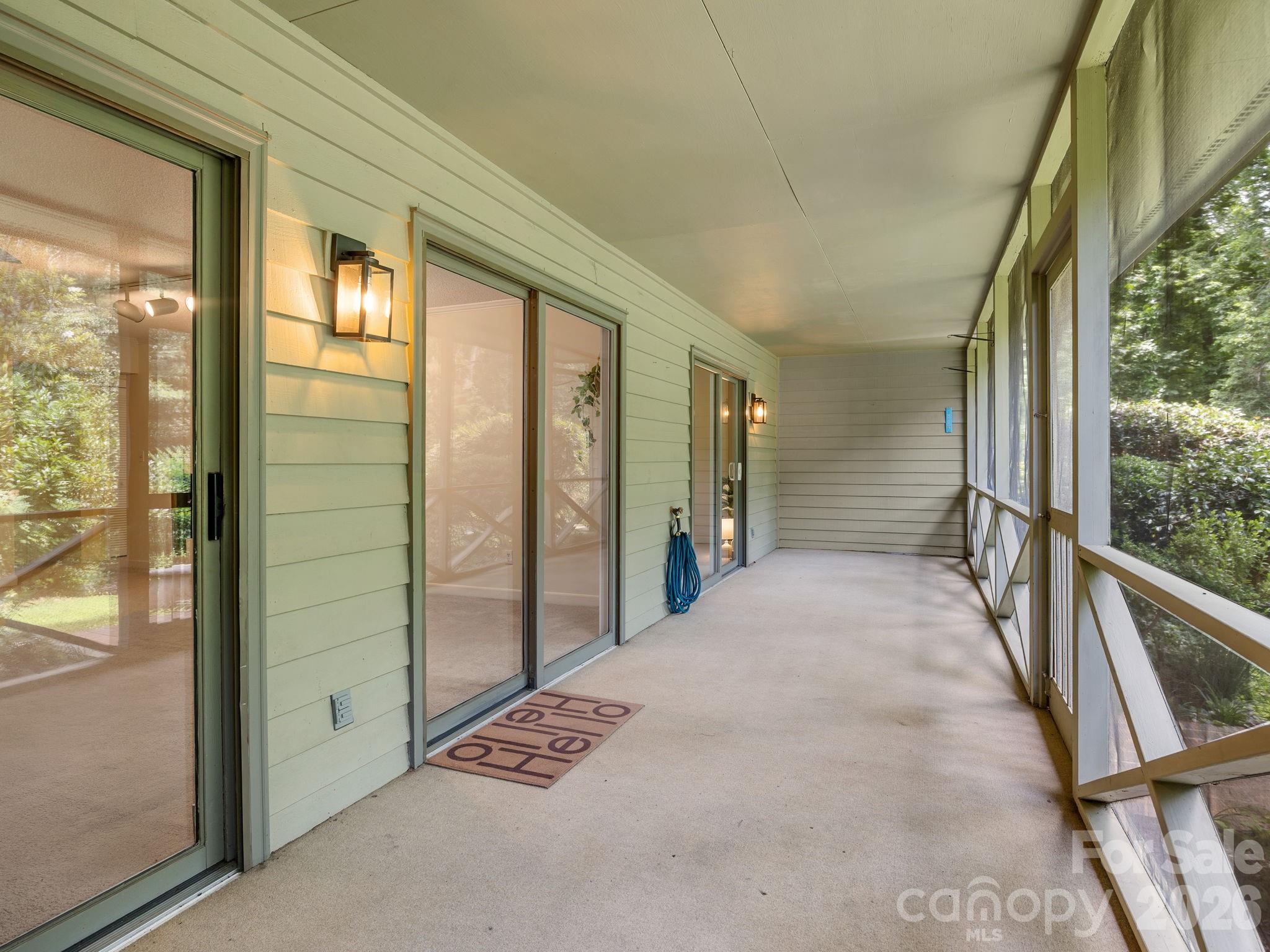 12 Hunting Country Trail — Tryon