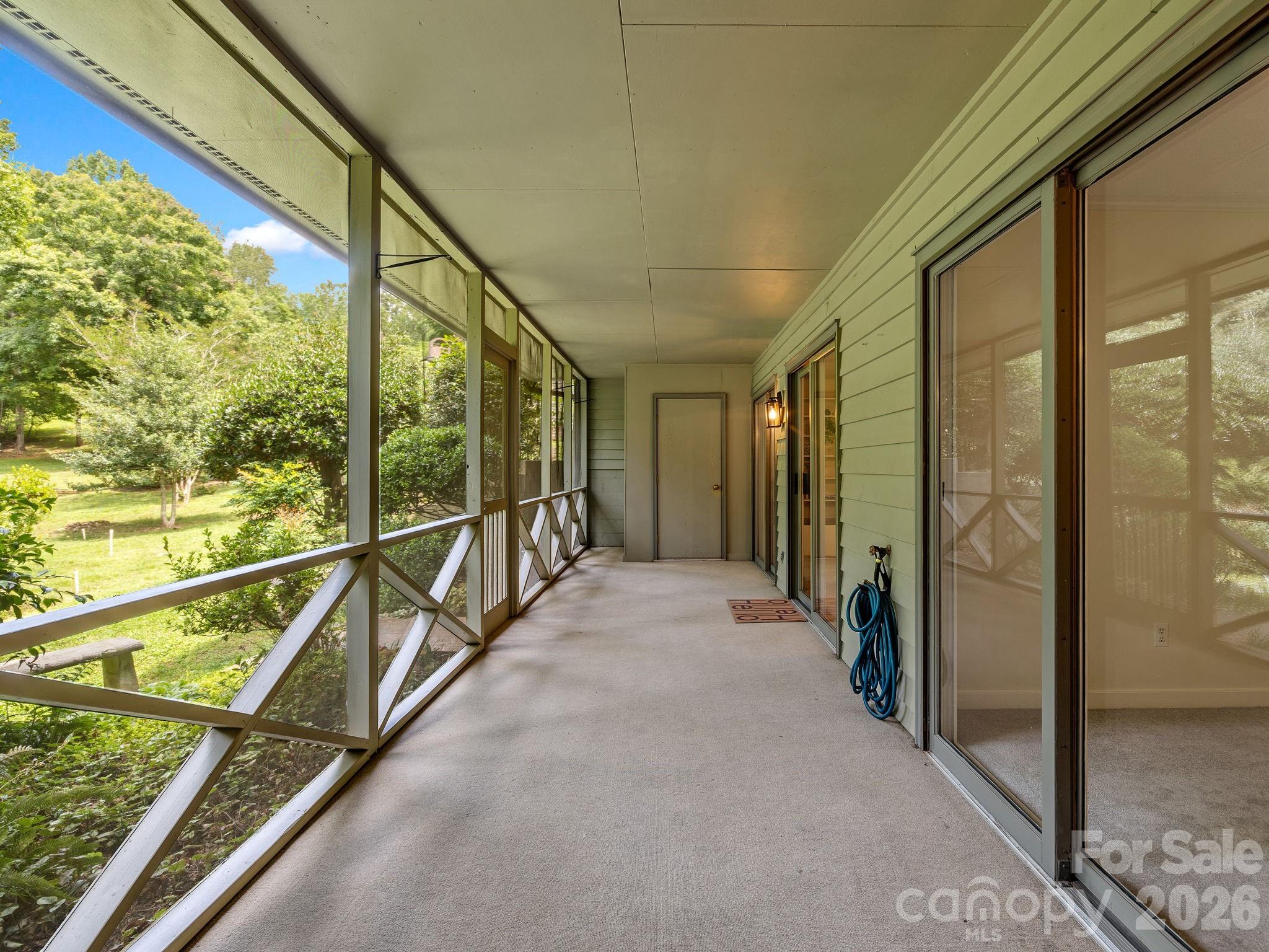 12 Hunting Country Trail — Tryon