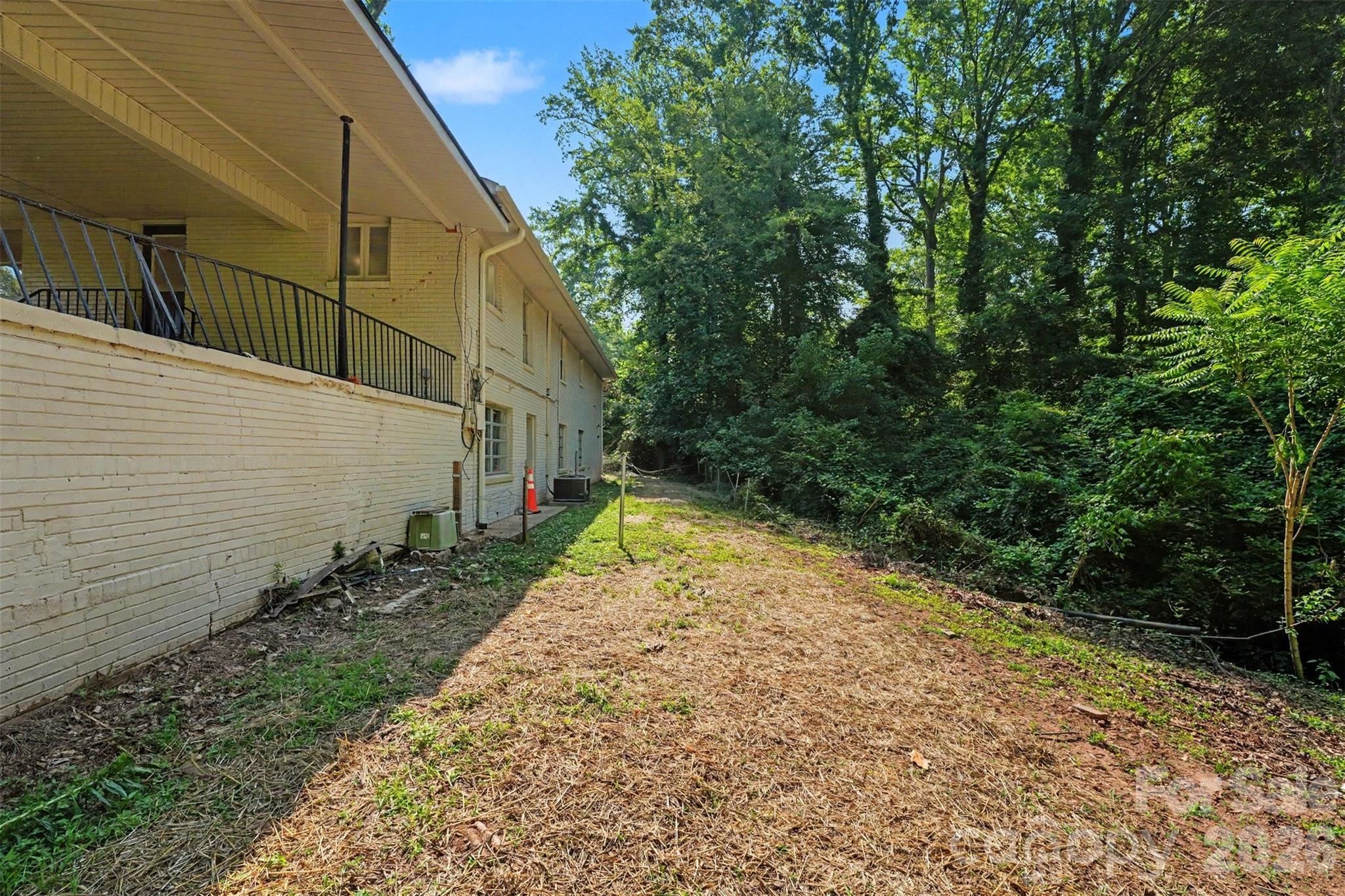 1003 W Sumter Street — Shelby