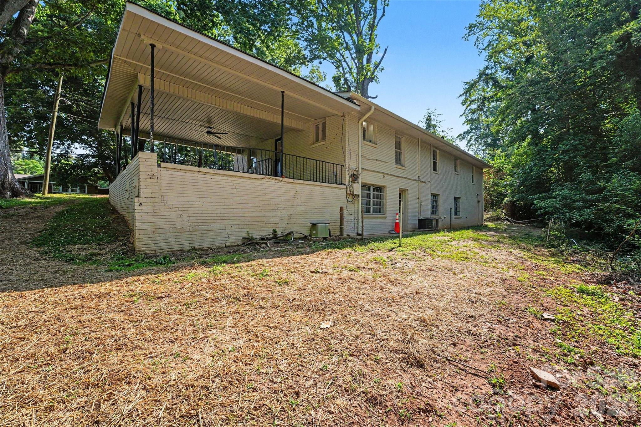 1003 W Sumter Street — Shelby
