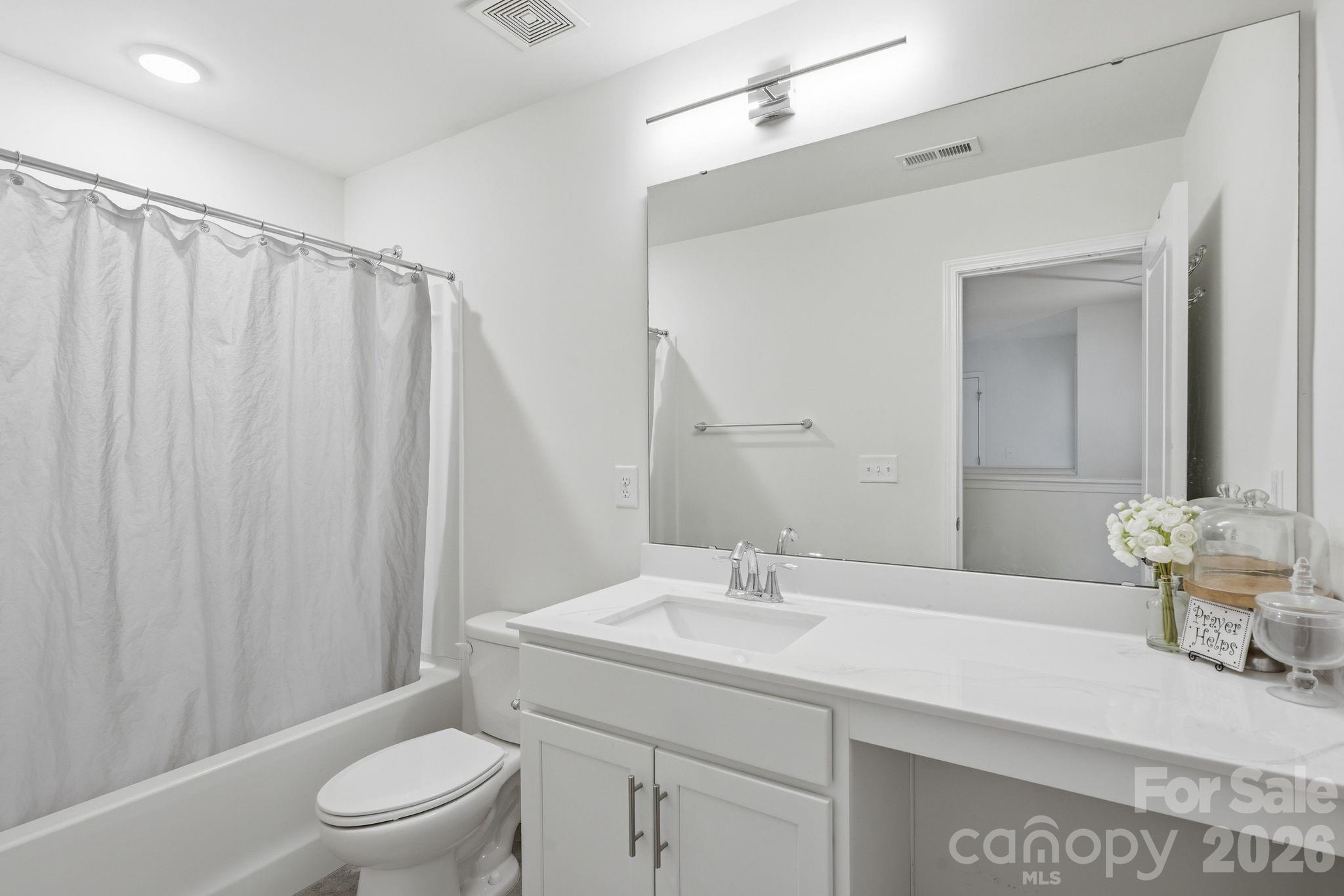 4870 Summerside Drive — Clover
