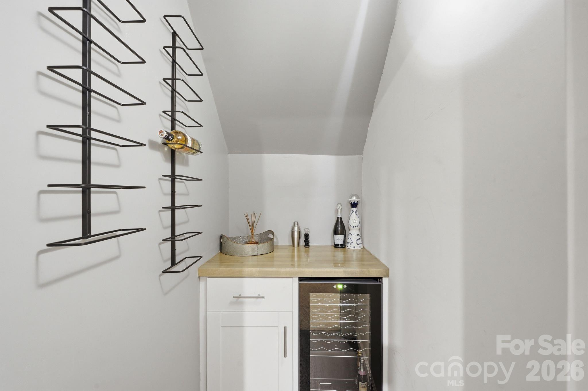 4870 Summerside Drive — Clover