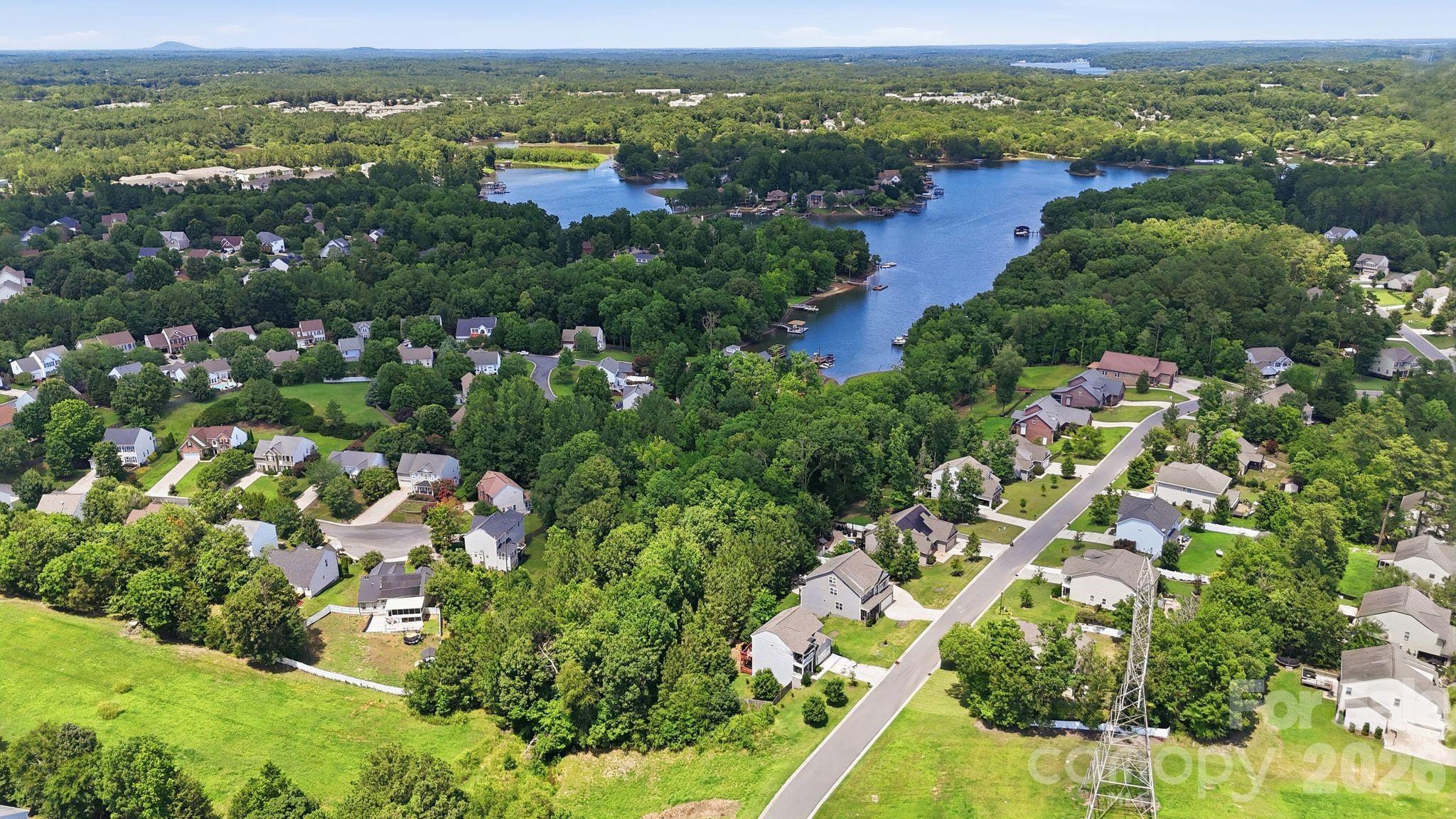 4870 Summerside Drive — Clover
