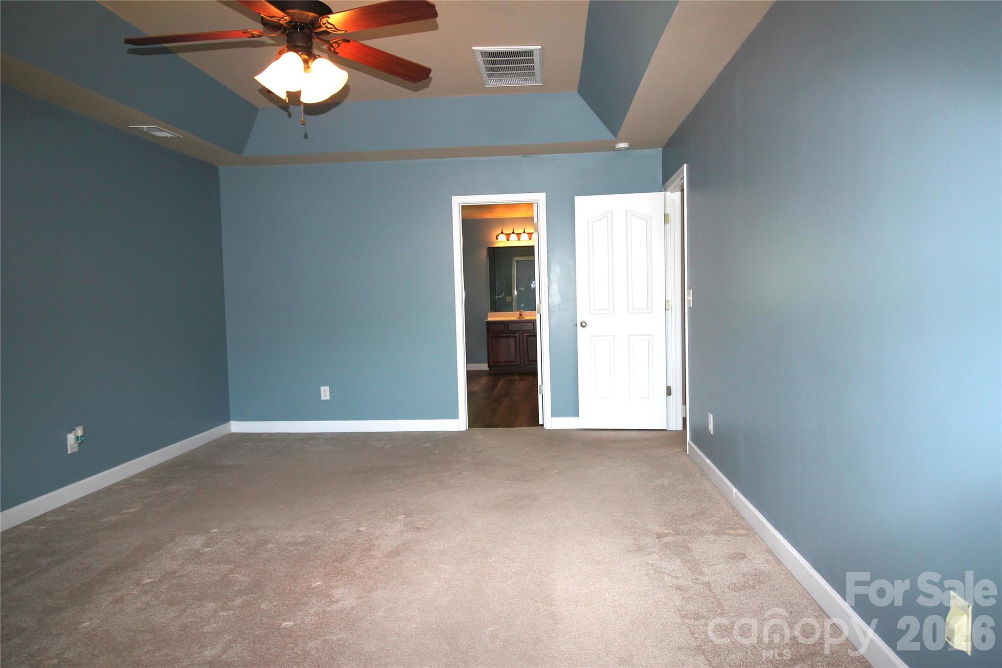 1034 Arrowhead Drive SE — Concord